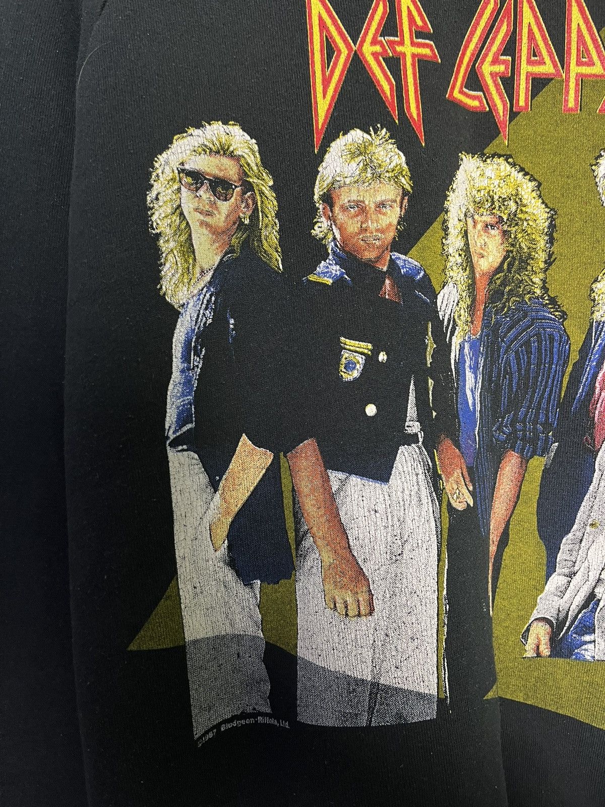 Band Tees 1987 Def Leppard vintage hysteria crewneck Size US L / EU 52-54 / 3 - 5 Thumbnail