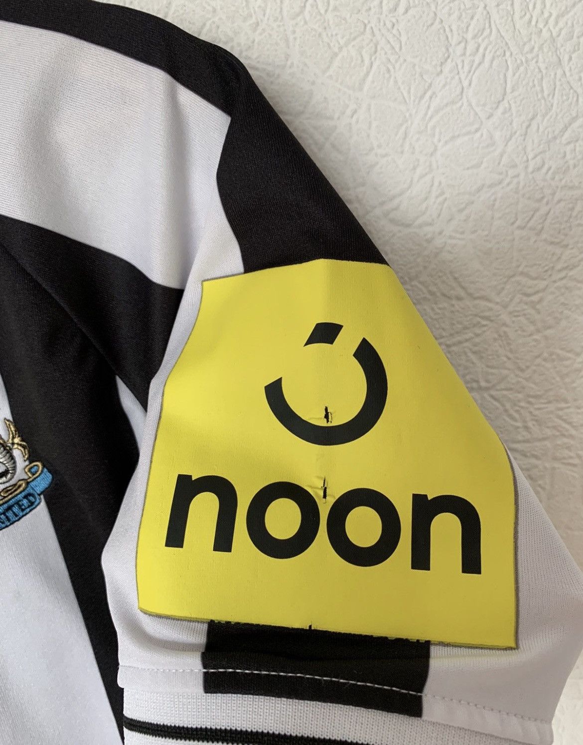 Castore NEWCASTLE UNITED CASTORE 2022/2023 HOME KIT SOCCER JERSEY Size US L / EU 52-54 / 3 - 4 Thumbnail