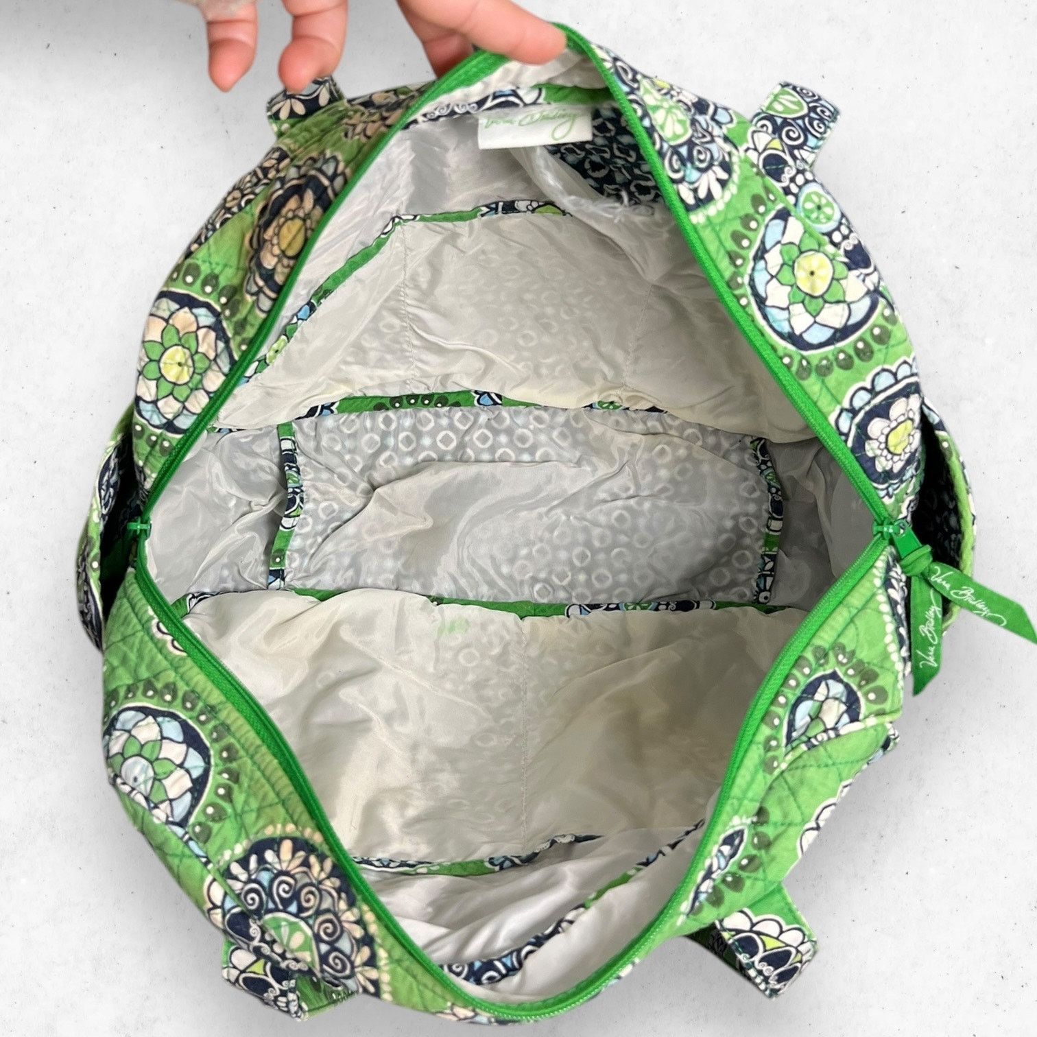 Vera Bradley Vera Bradley Cupcakes Green Retired Pattern Duffel DAMAGED Size ONE SIZE - 10 Thumbnail