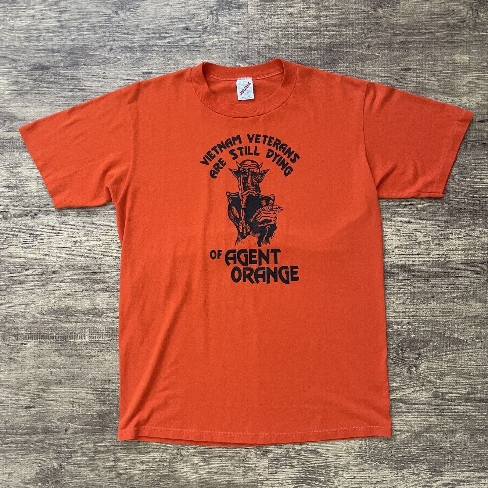 Vintage Vintage Agent Orange T-Shirt Size L Dioxin Vietnam War POW Size US L / EU 52-54 / 3 - 2 Thumbnail