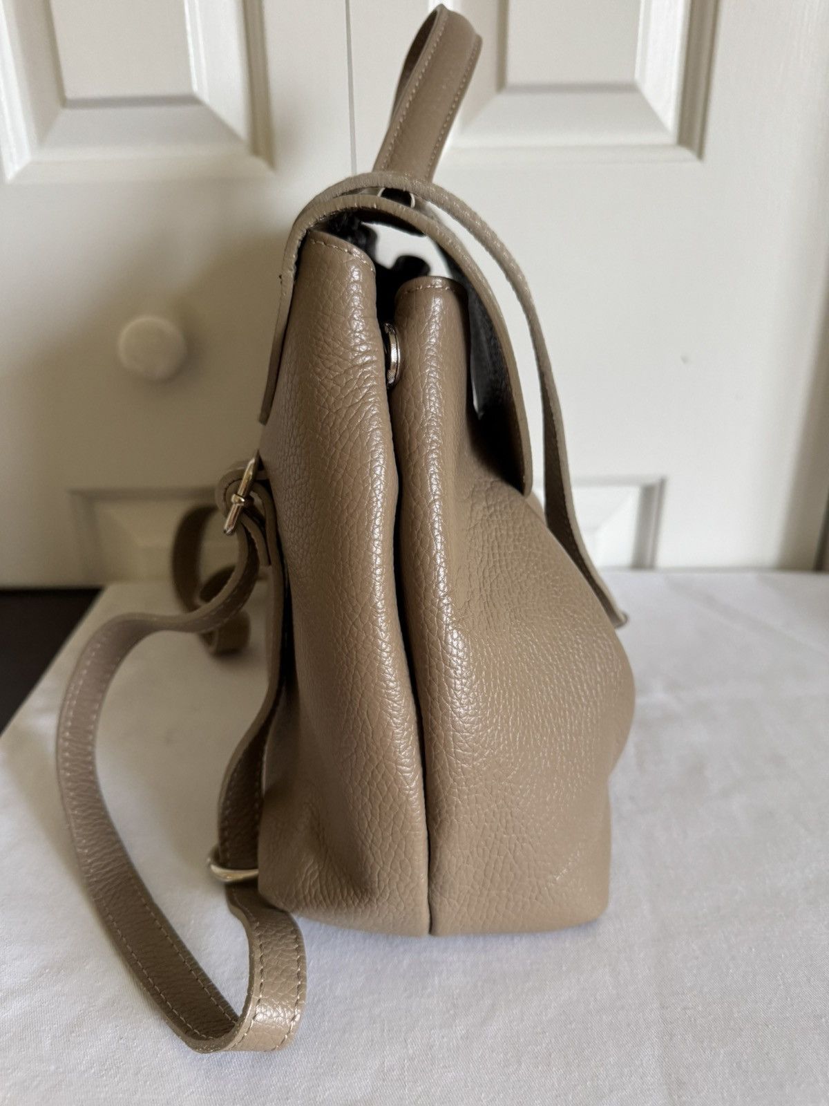 I MEDICI Firenze Beige Leather Shoulder Bag/Backpack NWOT
