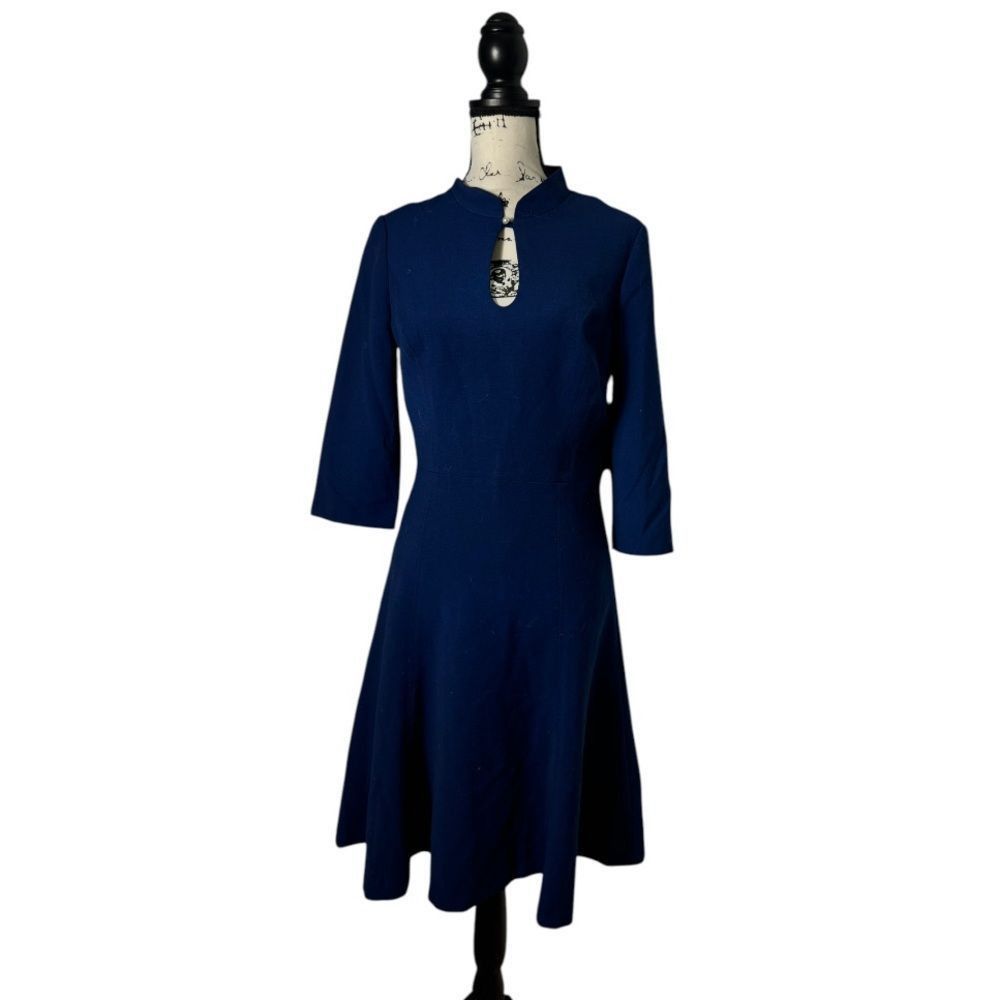 White House Black Market White House Black Market SZ 6 Keyhole-Neckline Fit-and-Flare Size M / US 6-8 / IT 42-44 - 2 Thumbnail