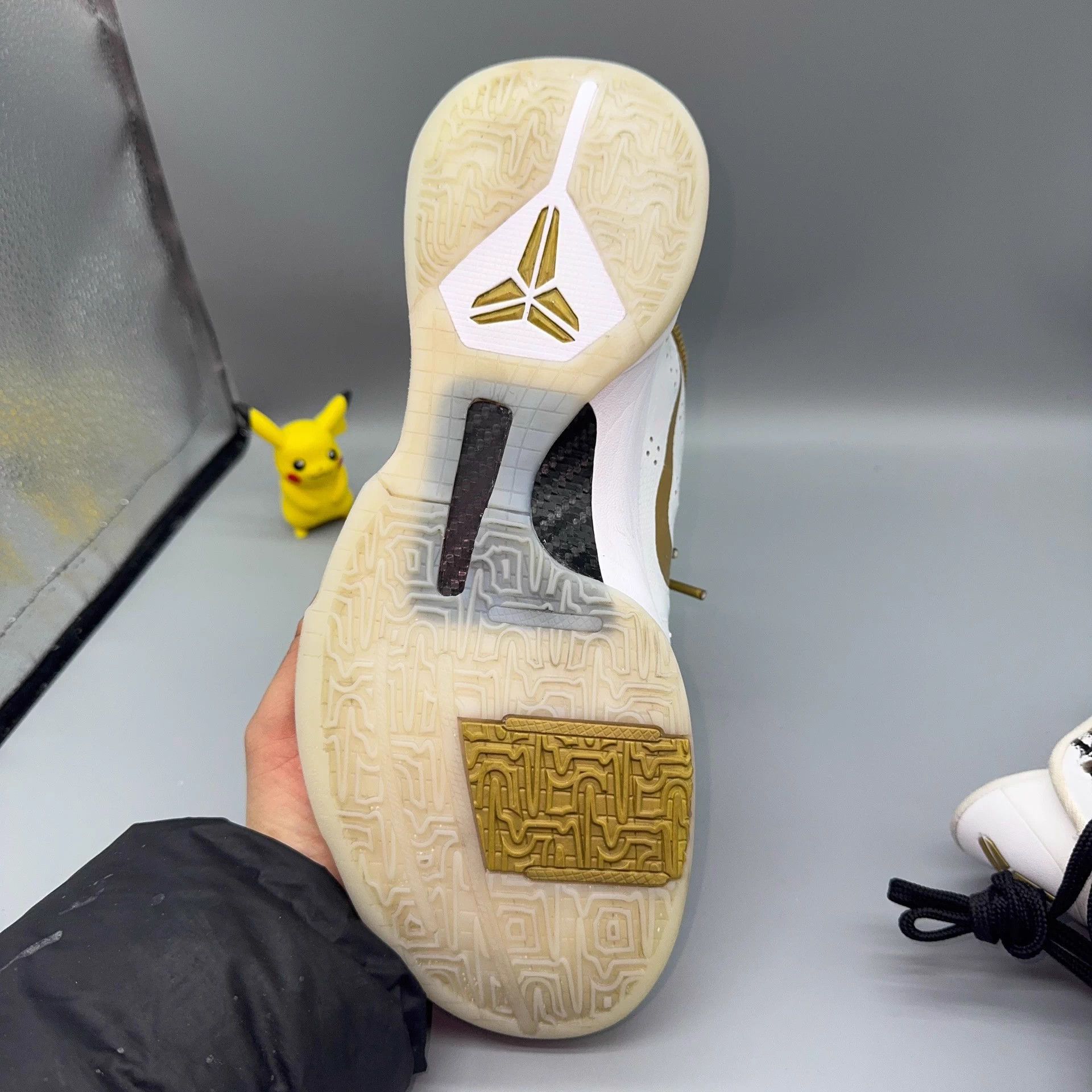 Nike Nike Kobe 5 Stage Black/White/Gold Size US 10 / EU 43 - 7 Thumbnail