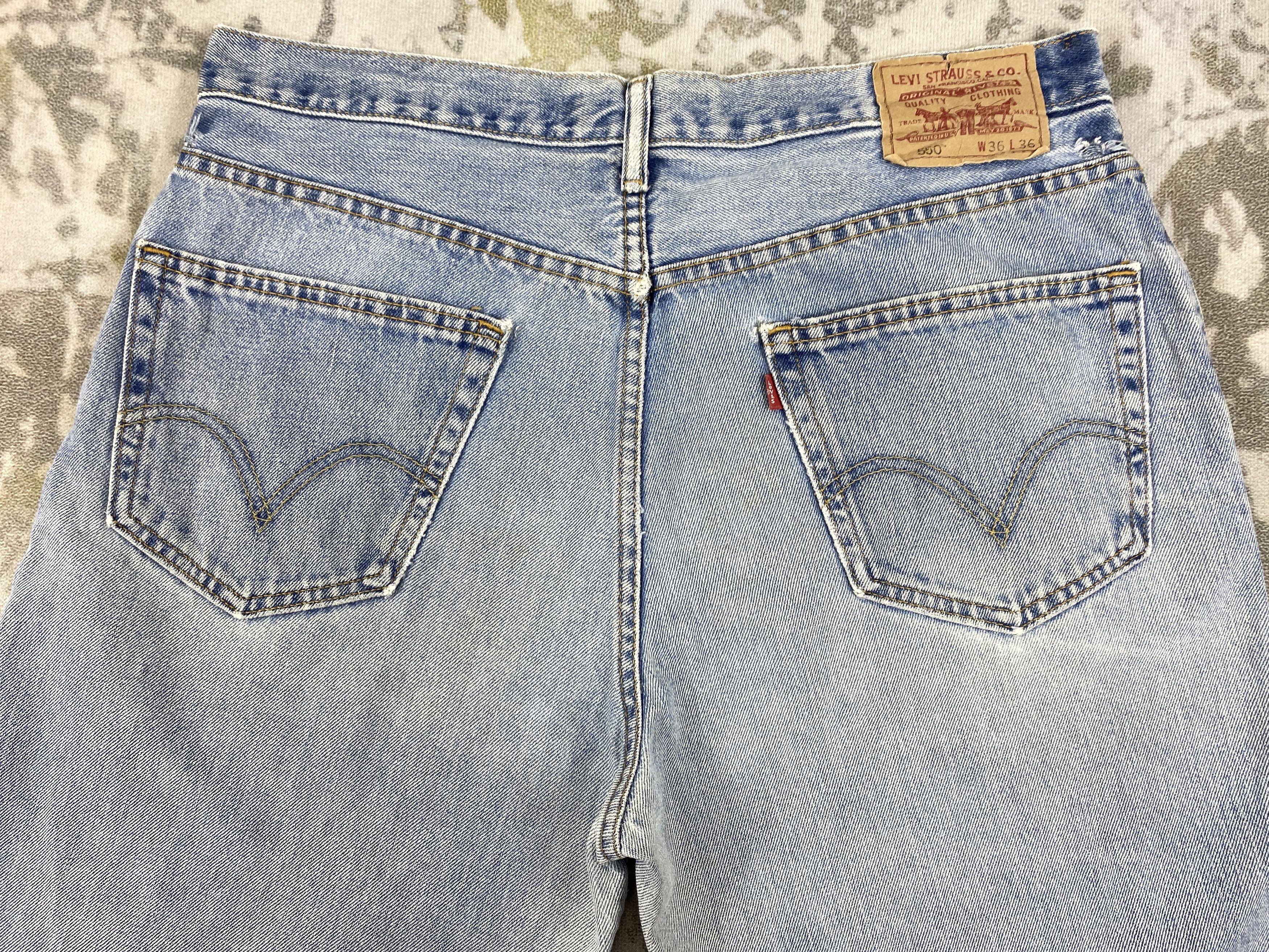 Levi's Light Wash Vintage Levi's 550 Relaxed Fit Denim 36x35 -JN652 Size US 36 / EU 52 - 4 Thumbnail