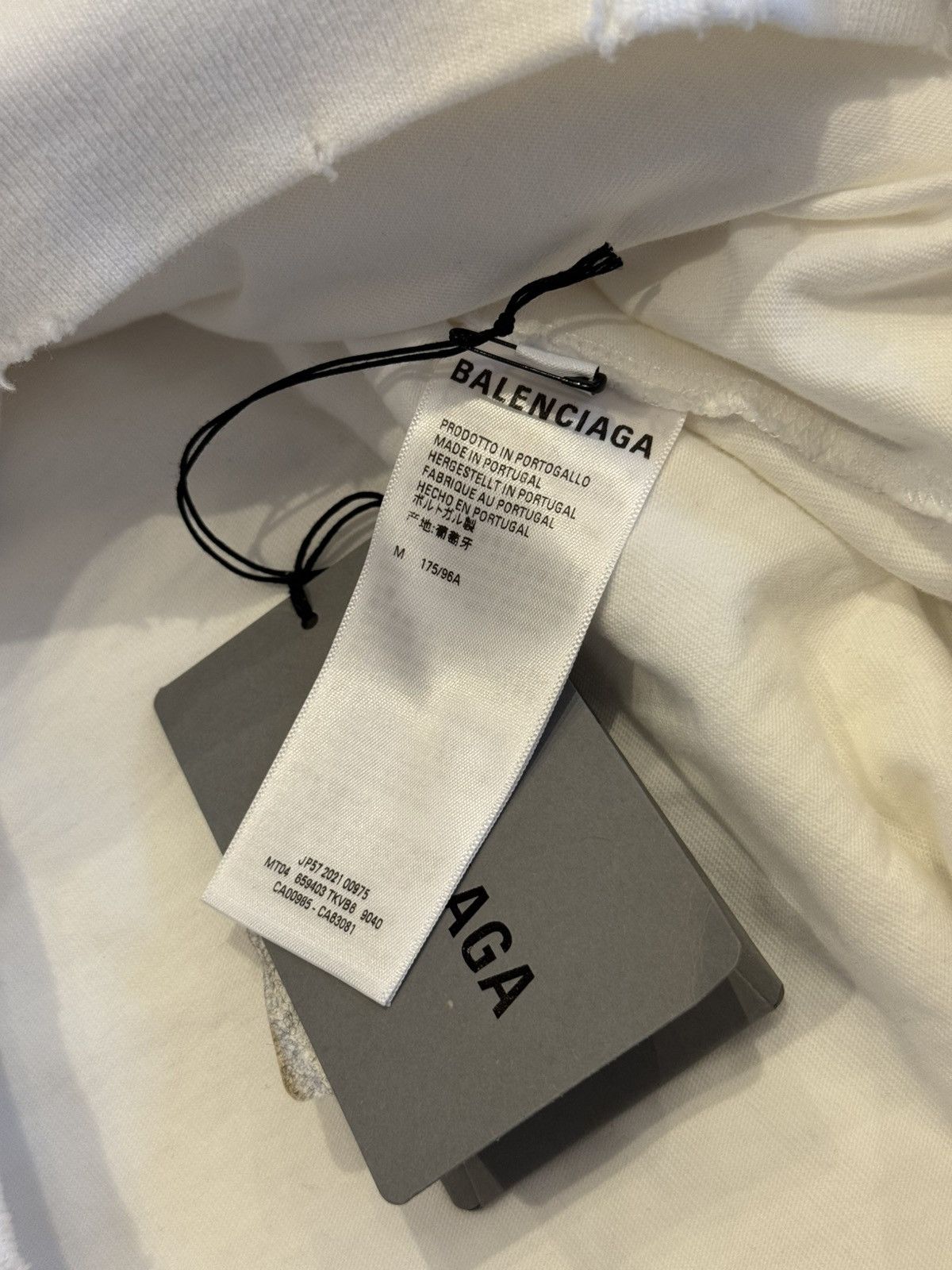 Balenciaga Balenciaga Caps Destroyed Hoodie Size US M / EU 48-50 / 2 - 6 Thumbnail