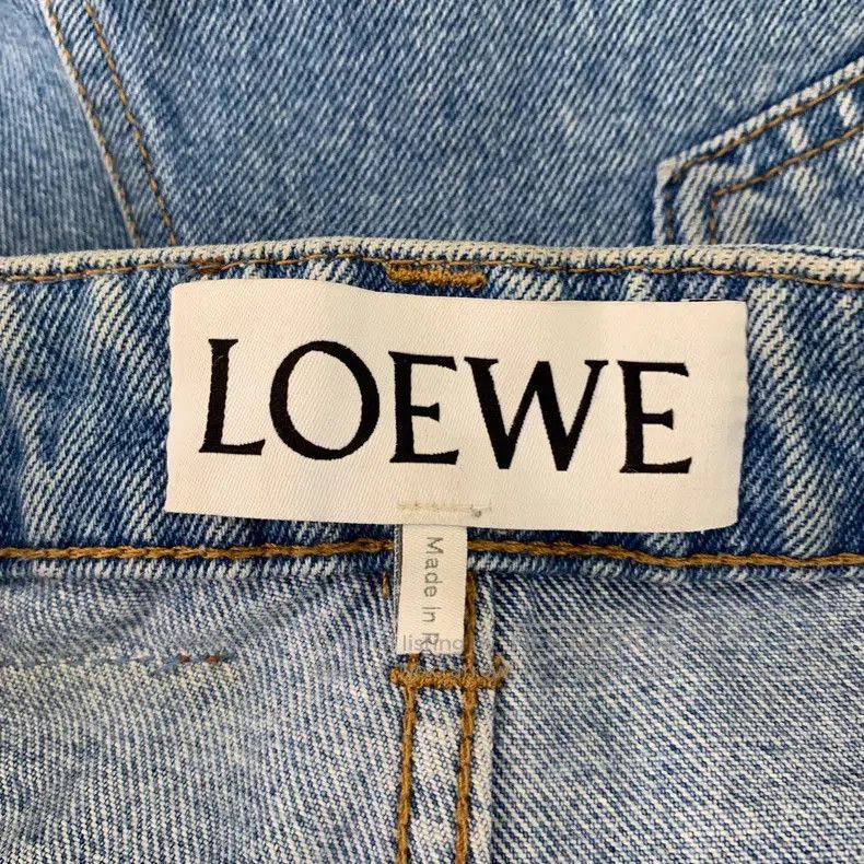 Loewe Loewe Blue Logo Leather Patch Straight Leg Jeans Size 30" / US 8 / IT 44 - 7 Thumbnail