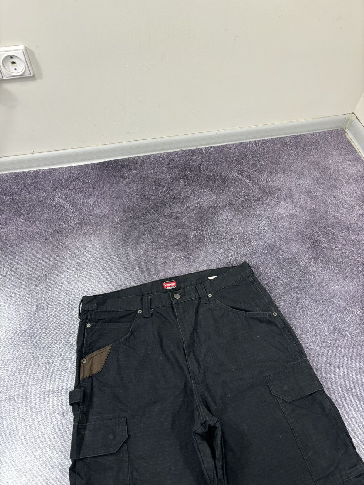 Wrangler Vintage Wrangler Workwear USA Utility Black Cargo Shorts Size US 36 / EU 52 - 5 Thumbnail