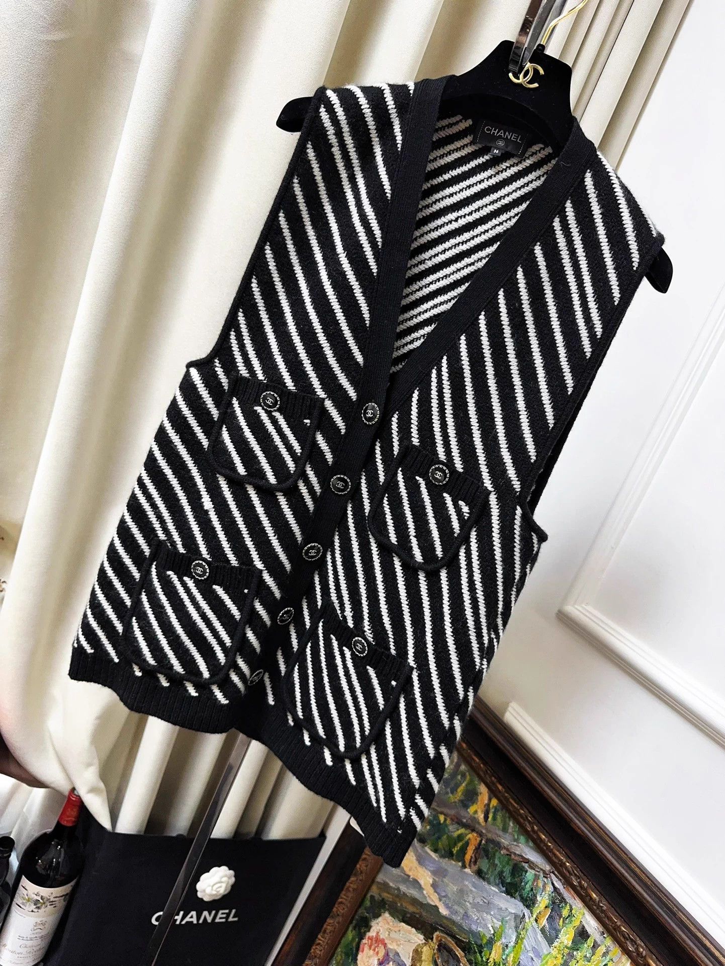 Chanel Chanel 21B Black & White Stripe Knit Cardi Vest 36 Size XS / US 0-2 / IT 36-38 - 9 Thumbnail