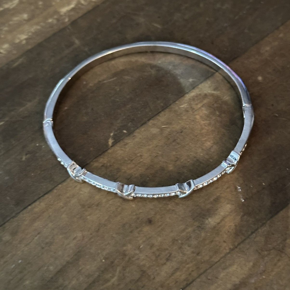 Other Silver tone rhinestone hugs & kisses hinged bangle bracelet Size ONE SIZE - 8 Thumbnail