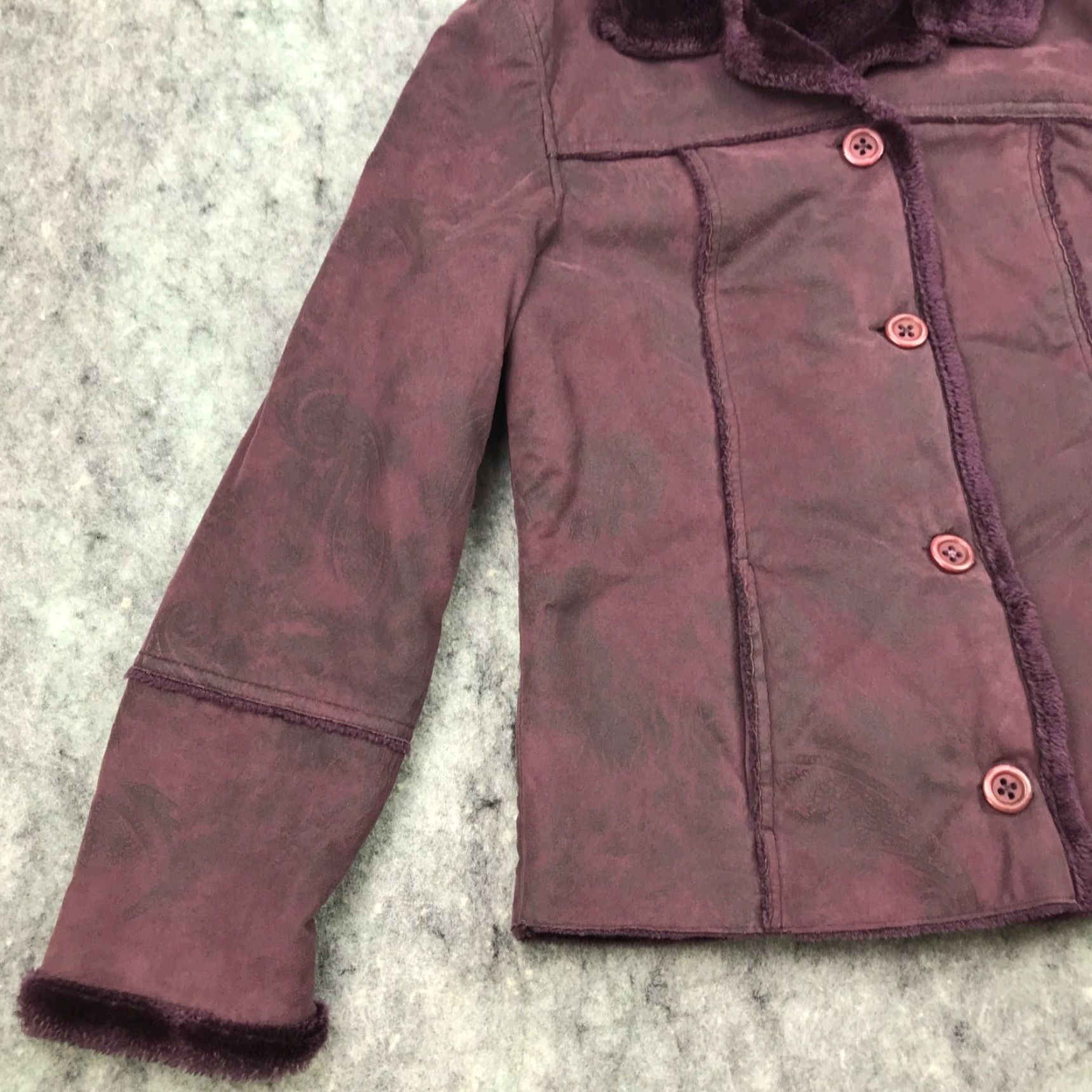 Vintage Cabela's Dick Idol Womens Jacket Medium Maroon Faux Suede Faux Fur Lining Paisley Pattern Button Up Casual Jacket Womens M Purple/Maroon Size M / US 6-8 / IT 42-44 - 3 Thumbnail