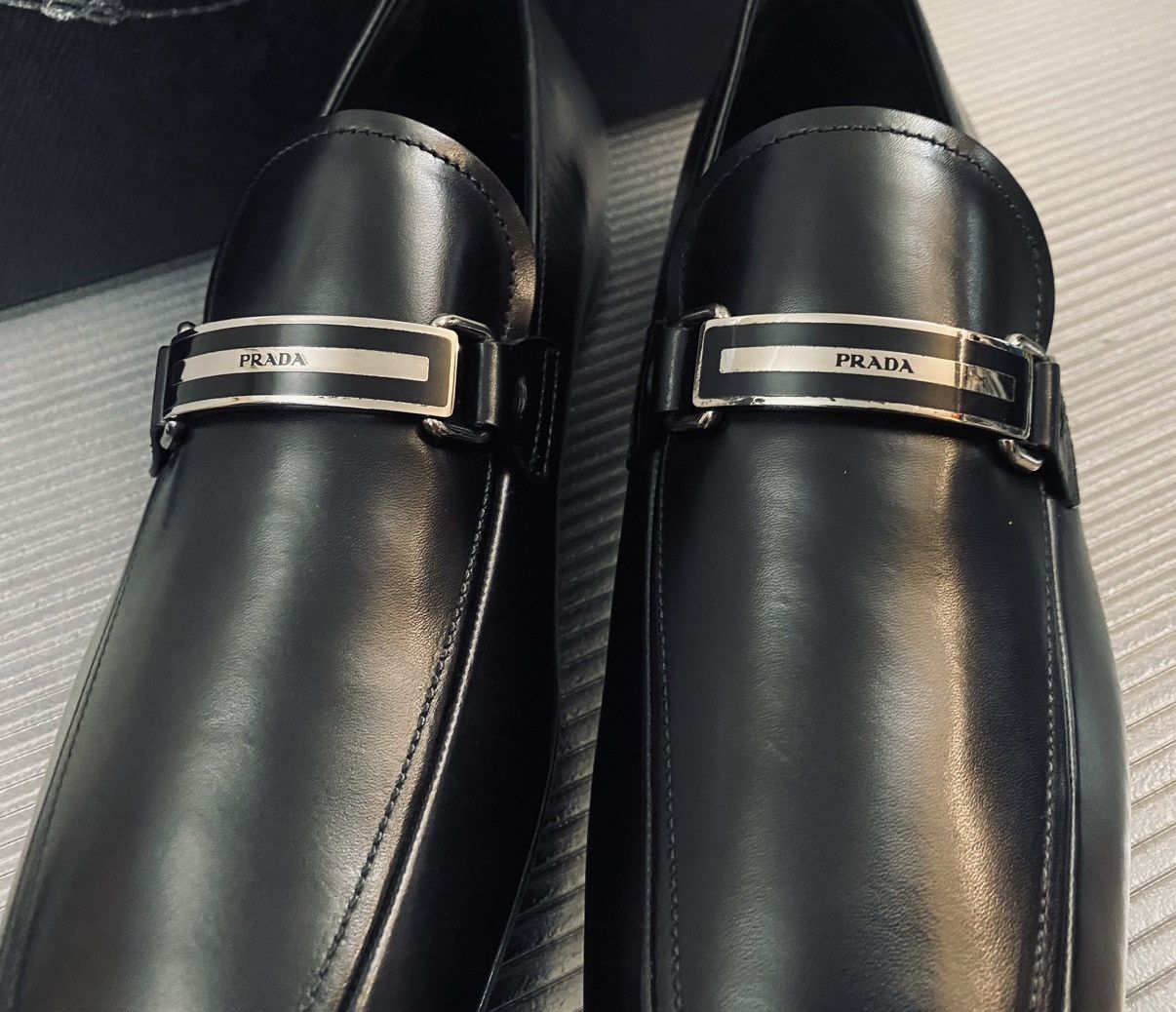 Prada Prada 🇮🇹 Nero smart calf metal logo plate vamp loafer 9.5 NEW Size US 9.5 / EU 42-43 - 5 Thumbnail