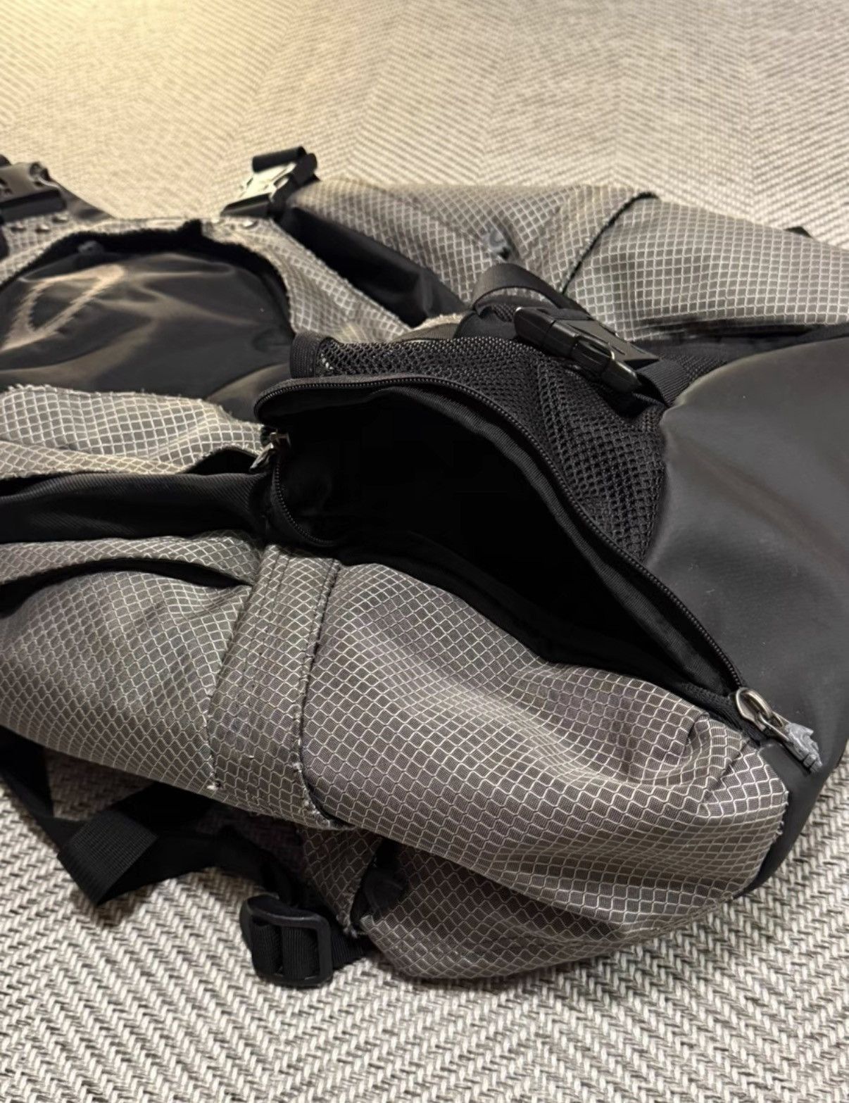 Oakley Black Mesh Backpack with Adjustable Straps Size ONE SIZE - 9 Thumbnail