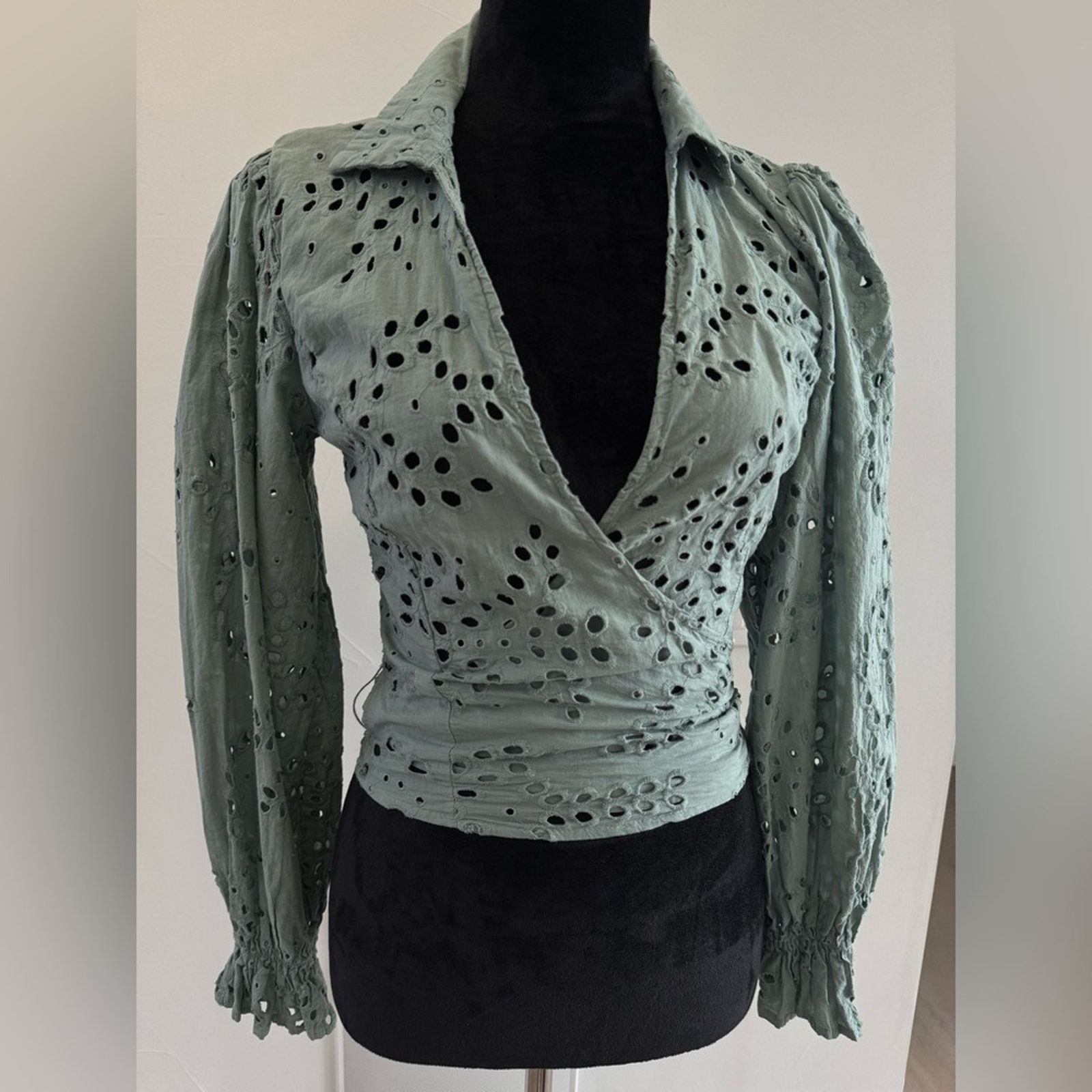 Other New Elegant Sage Green Wrap Top size XS Size XS / US 0-2 / IT 36-38 - 6 Thumbnail
