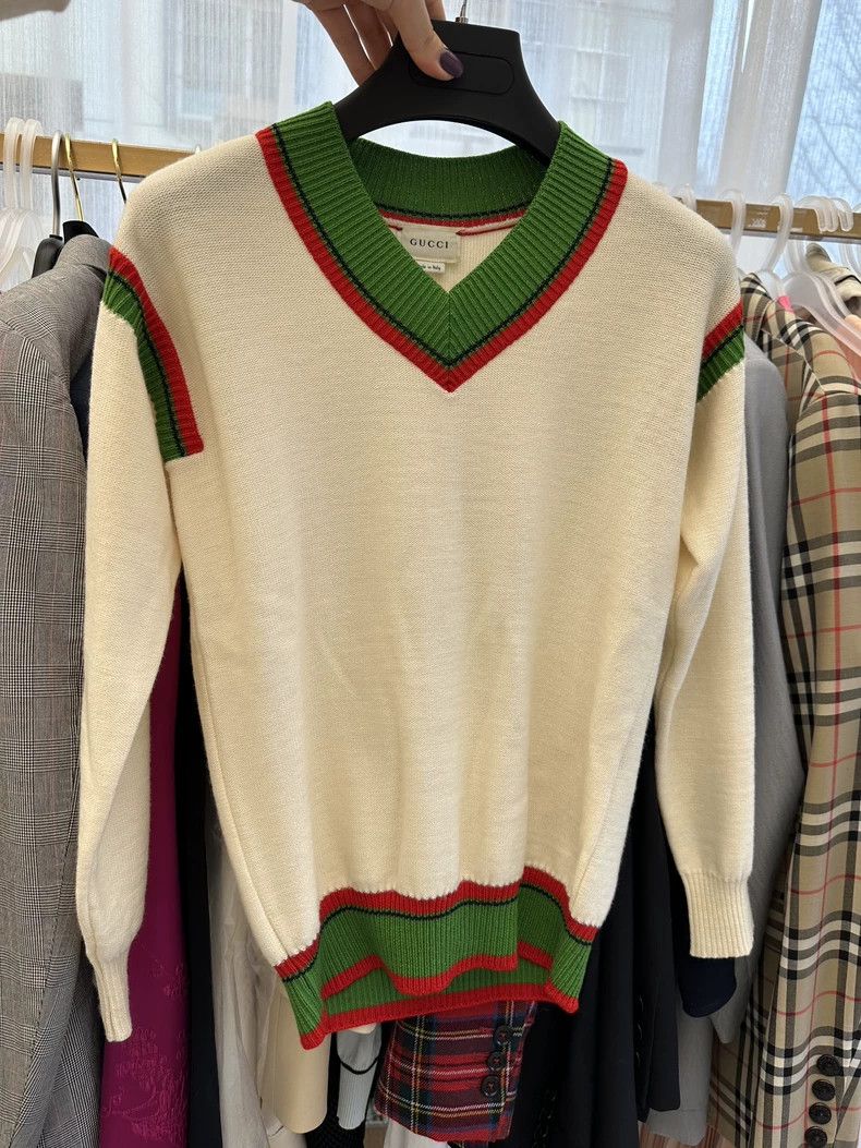 Gucci Gucci Size 10 V-neck sweater 2503-Nextarrow Size US XS / EU 42 / 0 - 1 Thumbnail