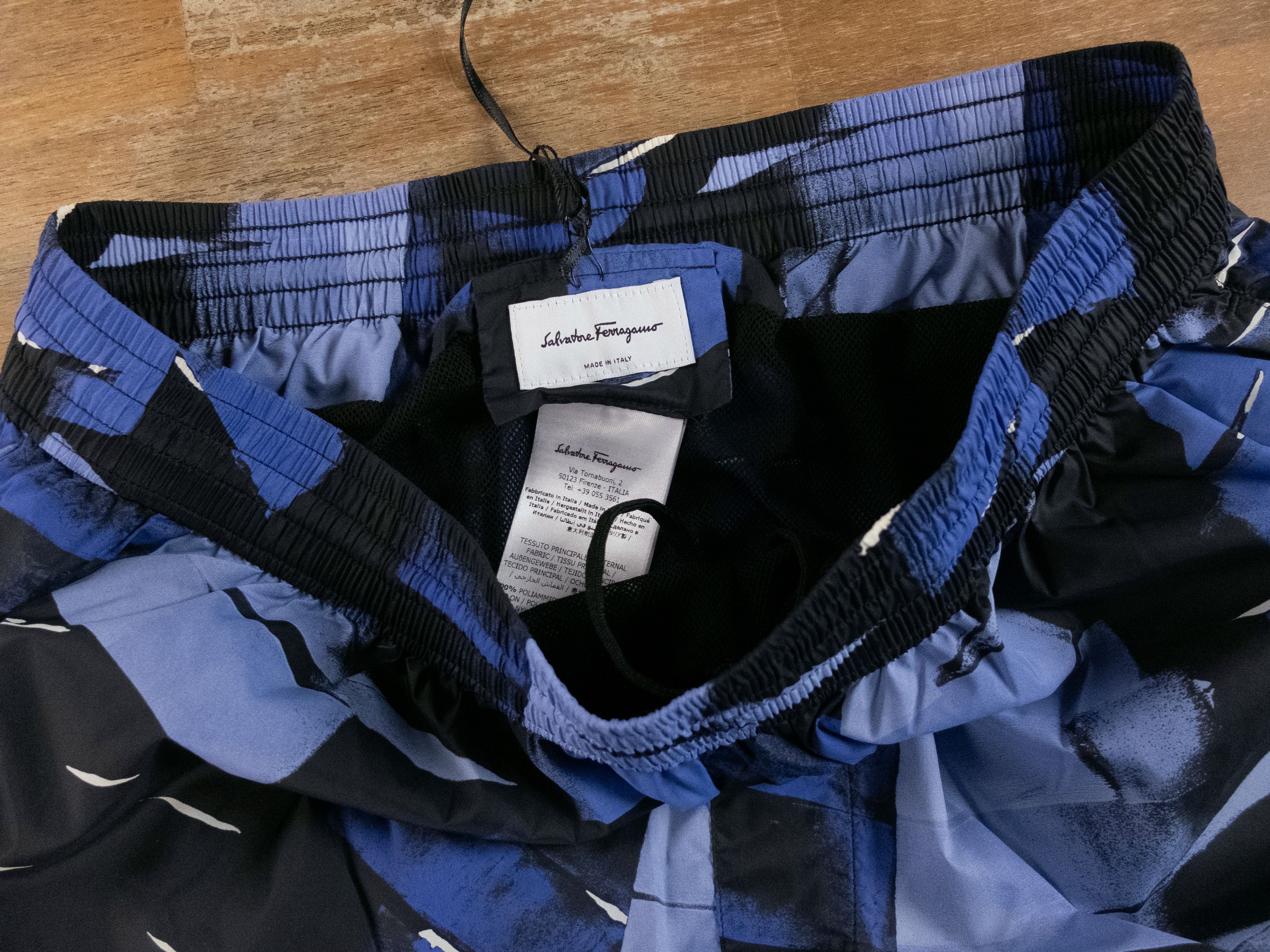 Salvatore Ferragamo SALVATORE FERRAGAMO blue black graphic print swim shorts XL Size US 36 / EU 52 - 6 Thumbnail