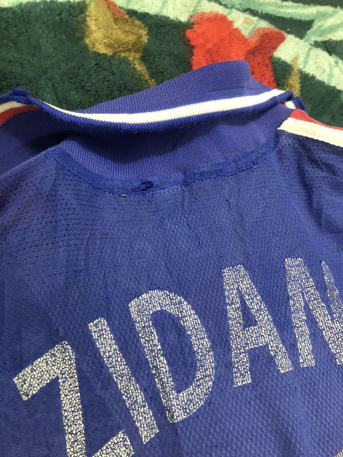 Adidas HOME FRANCE JERSEY ZIDANE NO 10 SIZE L 1999-2002 Size US L / EU 52-54 / 3 - 19 Thumbnail