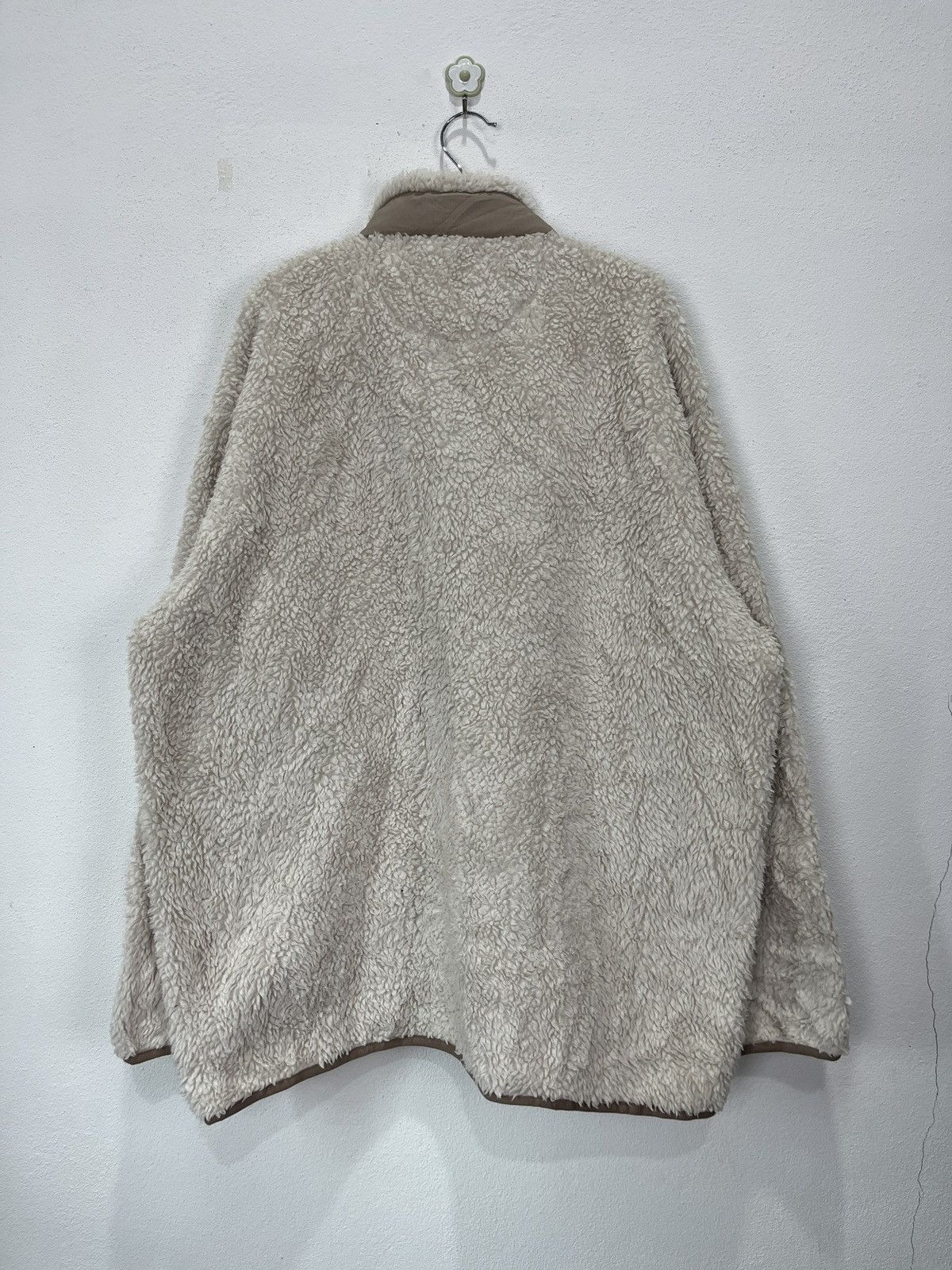 Uniqlo × White Mountaineering WHITE MOUNTAINEERING x UNIQLO Sherpa Fleece Beige Sweatshirt Size US XL / EU 56 / 4 - 2 Thumbnail