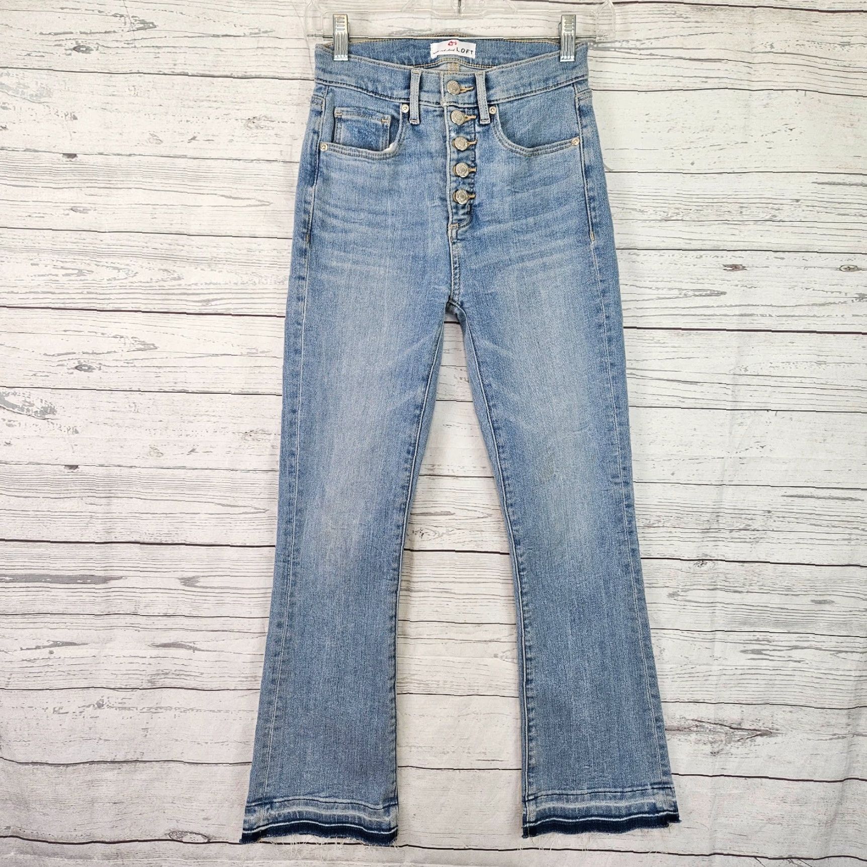 Loft **Ann Taylor LOFT Womens Blue Crop Jeans Size 00** User: **Ann Taylor LOFT Womens Blue Crop Jeans Size 00** Size 24" / US 00 / IT 34 - 2 Thumbnail
