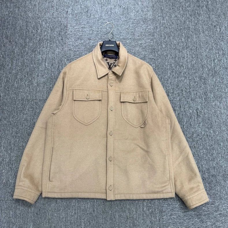 Louis Vuitton Louis Vuitton Wool shirt with full print inside shirt Size US XXL / EU 58 / 5 - 1 Thumbnail