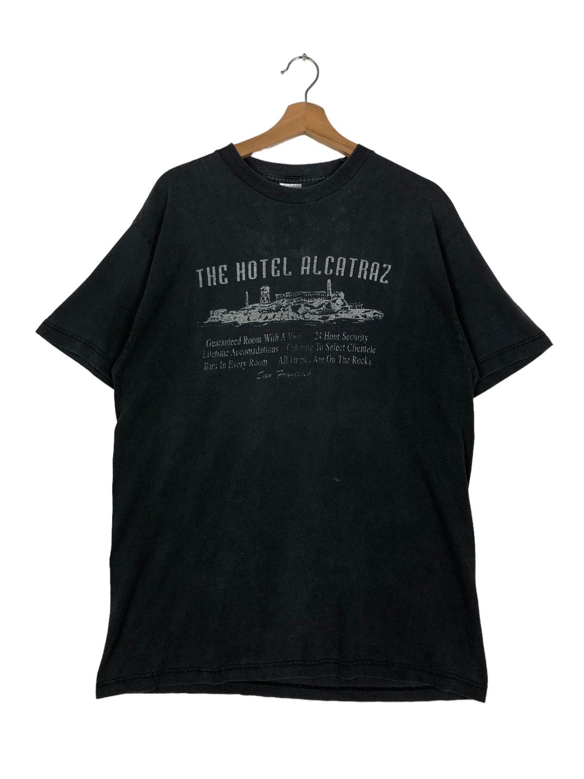 Japanese Brand 90’s Movie The Hotel Alcatraz T-Shirt Short Sleeve Big Logo Size US L / EU 52-54 / 3 - 1 Thumbnail