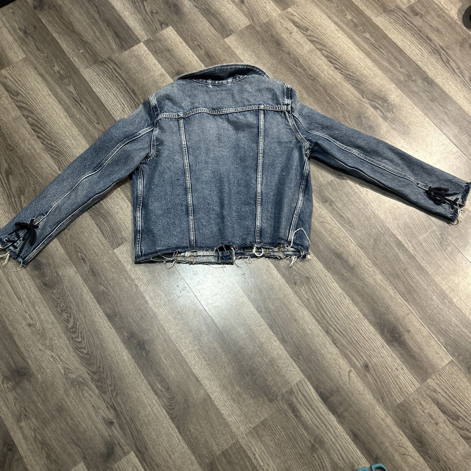 Levi's Levis Jean Jacket Women’s Large Raw Hem Lace Up Sleeves Size L / US 10 / IT 46 - 18 Thumbnail