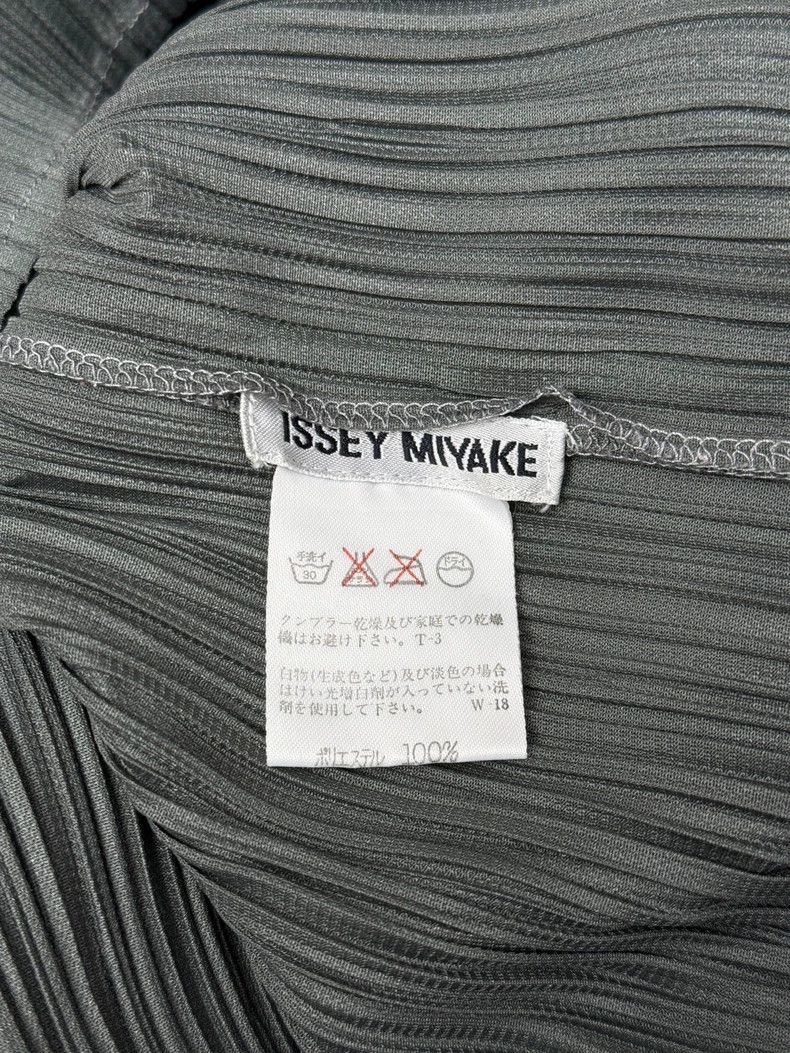 Issey Miyake Issey Miyake Grey pleated top Size M / US 6-8 / IT 42-44 - 3 Thumbnail
