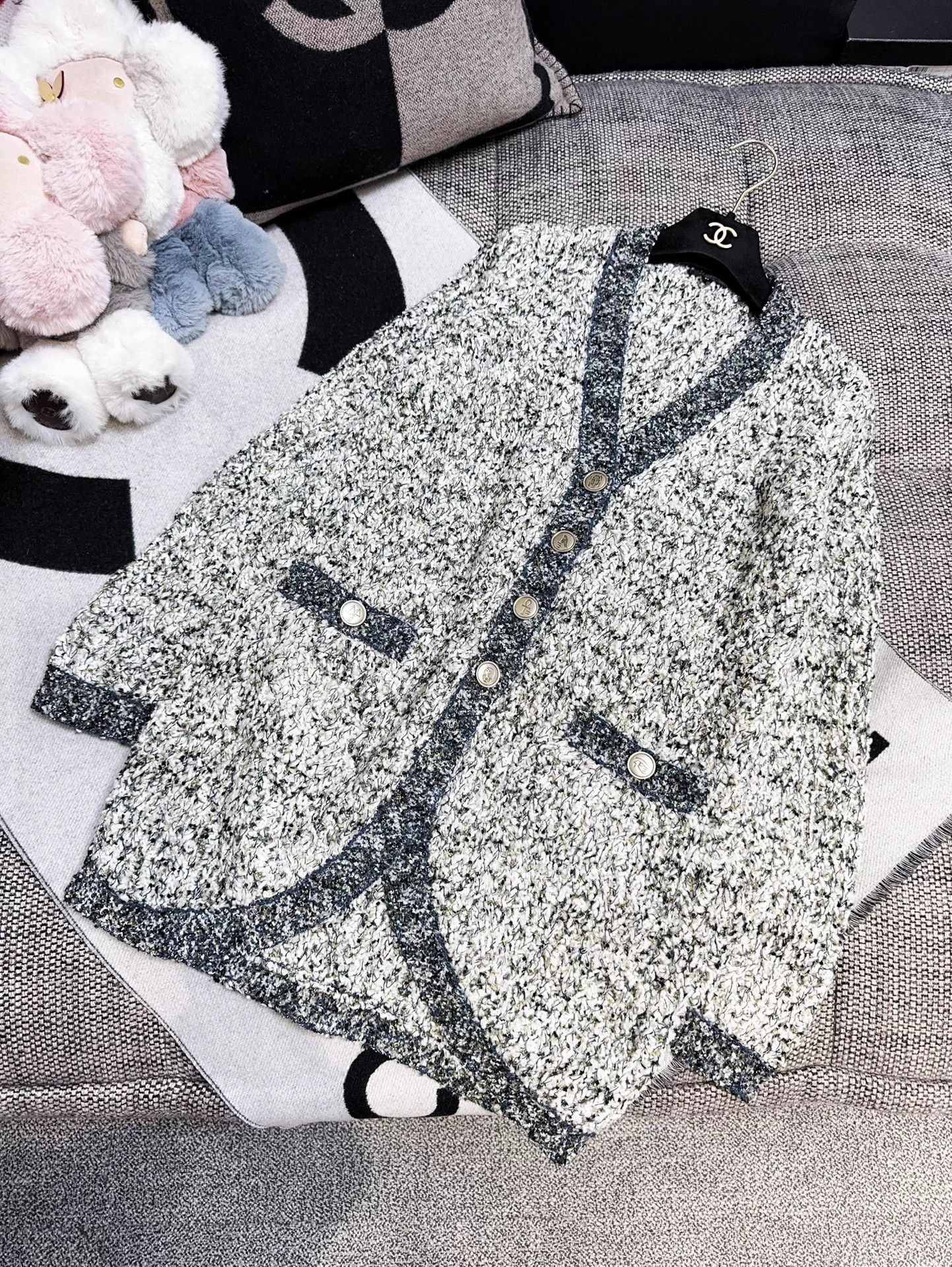 Chanel Chanel 19A Egyptian Gold Thread Knit Longline Cardigan 36 Size XS / US 0-2 / IT 36-38 - 3 Thumbnail