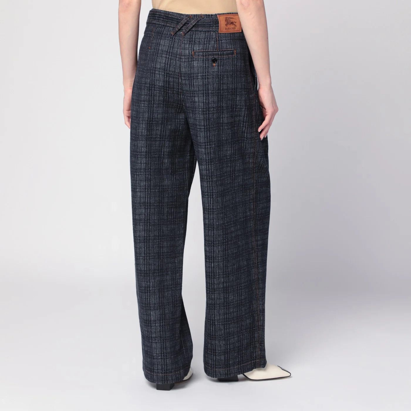 Burberry o1d2blof0426 Check Pattern Denim Jeans in Indigo Blue Size 27" / US 4 / IT 40 - 4 Thumbnail
