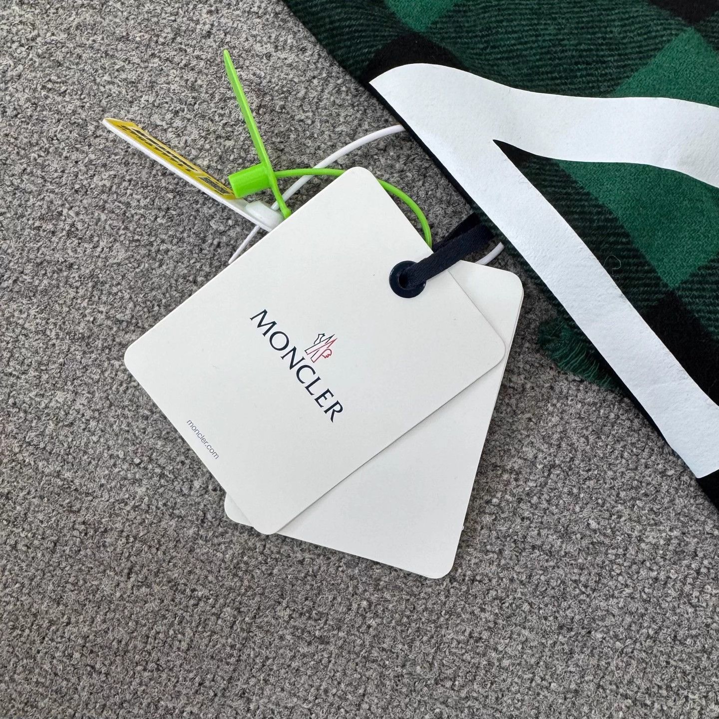 Moncler Moncler logo check cashmere oversized scarf new with tags Size ONE SIZE - 4 Thumbnail