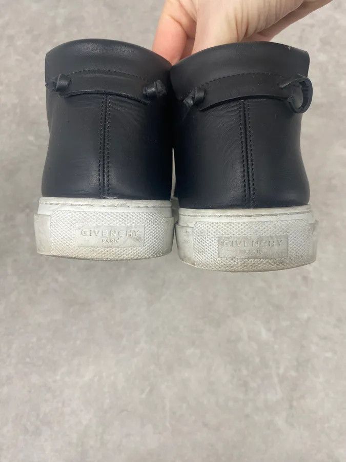 Givenchy 2010s Givenchy Black Stars Leather Slip On By Riccardo Tisci Size US 9 / EU 42 - 8 Thumbnail