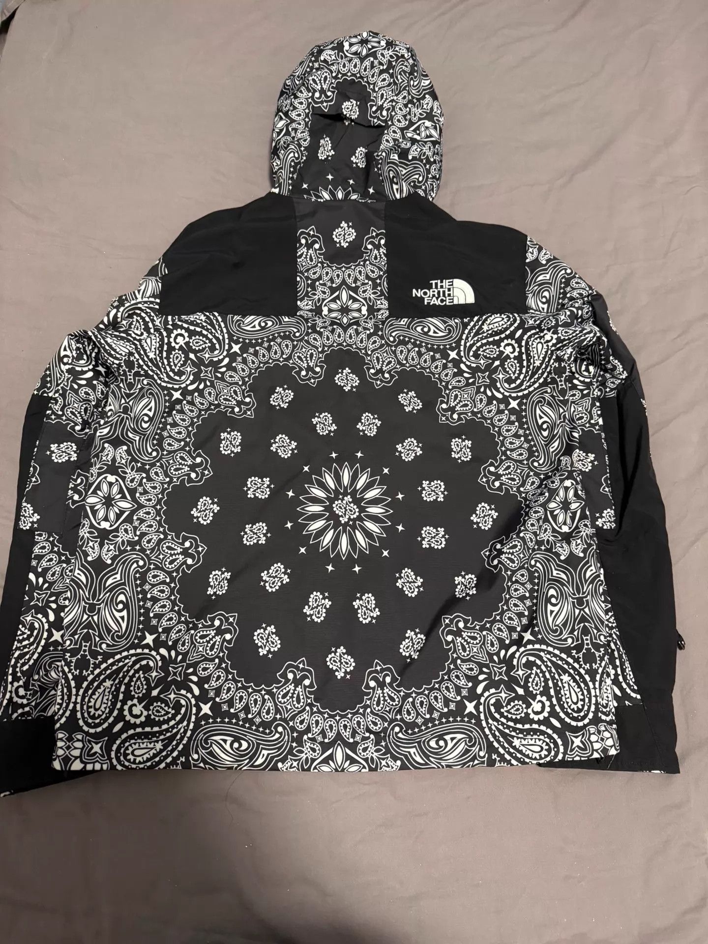 Supreme Supreme x TNF 2014 Black Paisley Shell Jacket Size US M / EU 48-50 / 2 - 4 Thumbnail