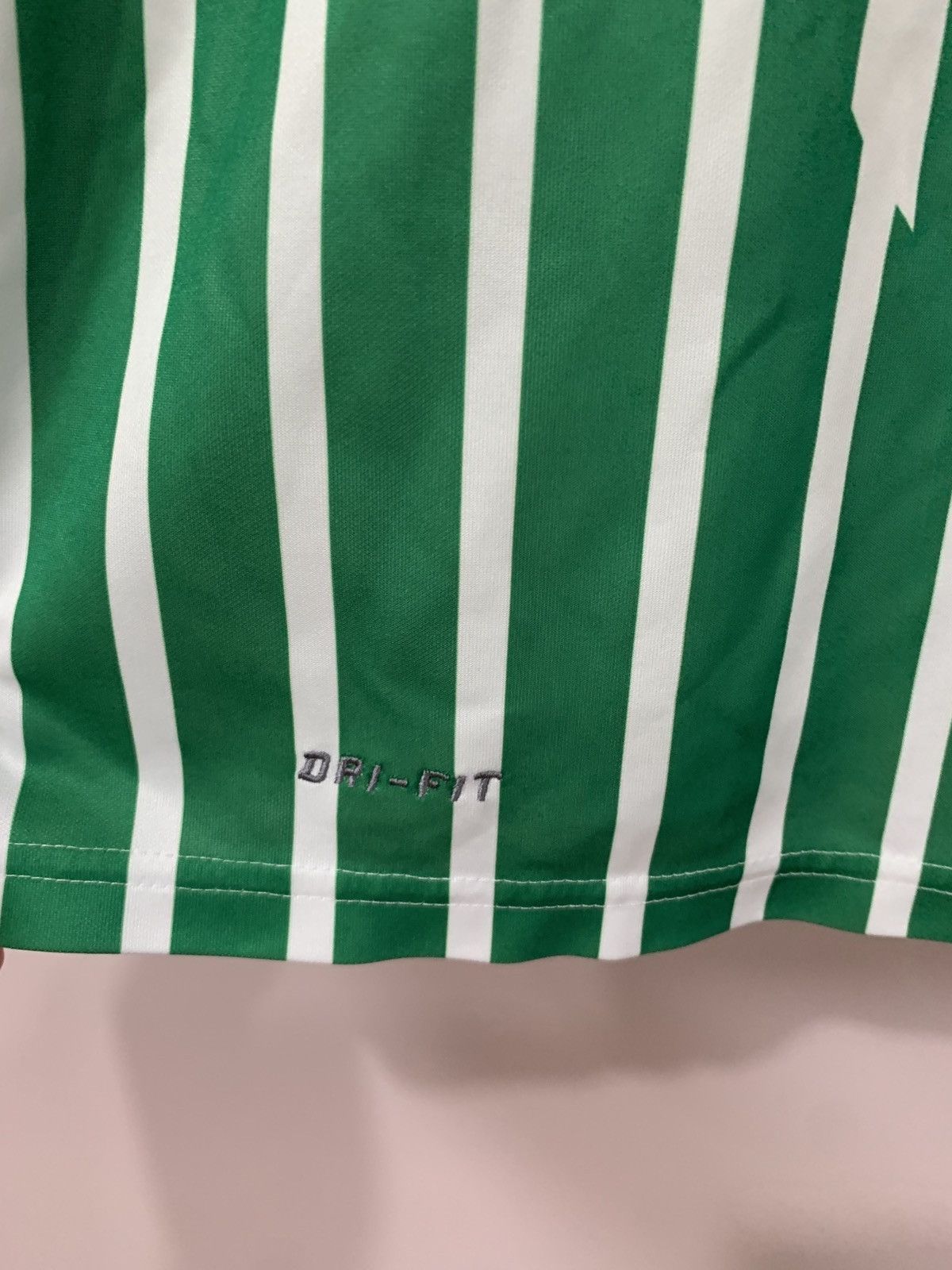 Nike Ferencvaros 2011/13 Home Football Shirt Nike Soccer Jersey M Size US M / EU 48-50 / 2 - 3 Thumbnail