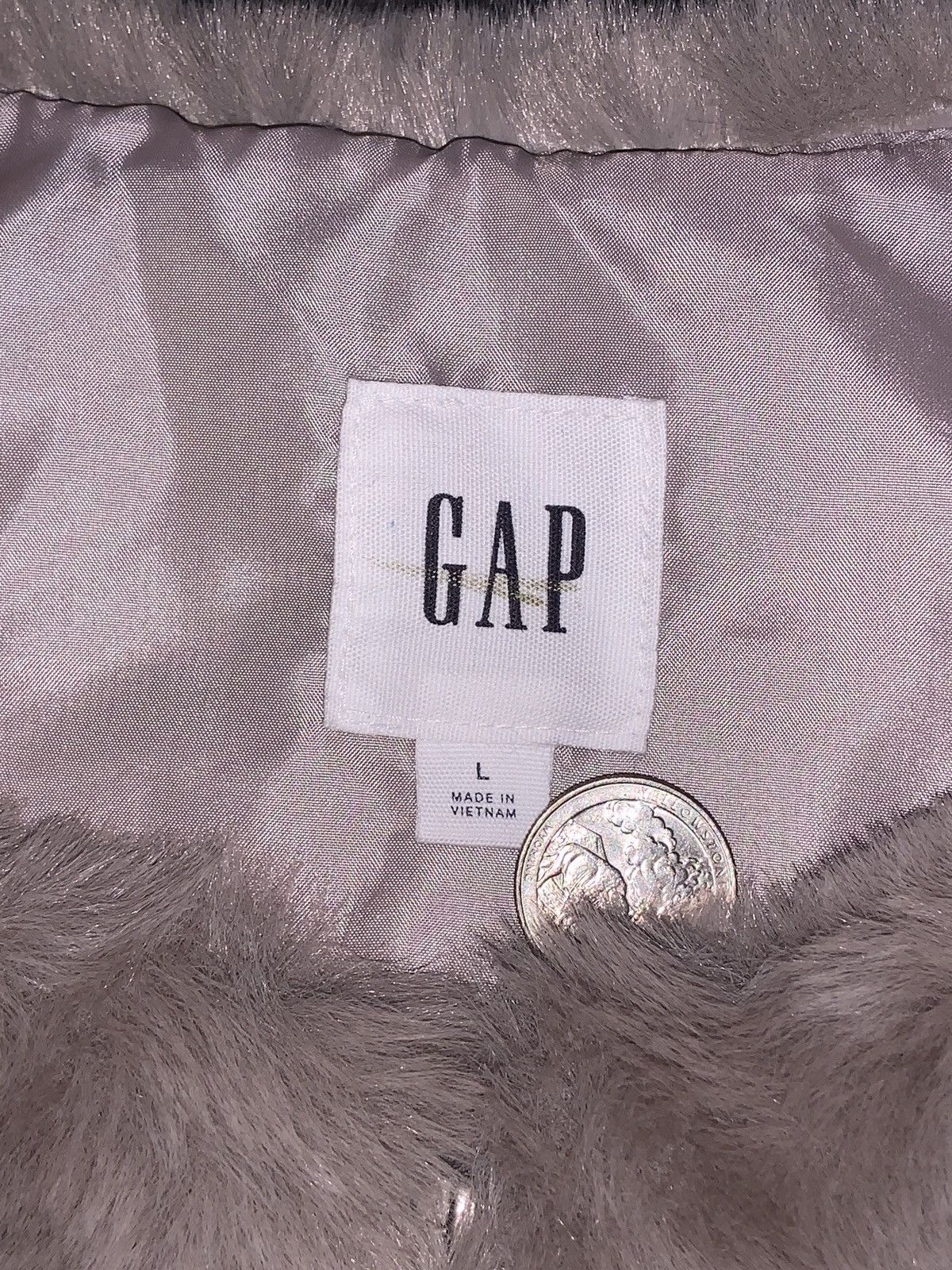 Gap Womens - 100% Recycled Faux-Fur Vest - Size Large Size L / US 10 / IT 46 - 3 Thumbnail