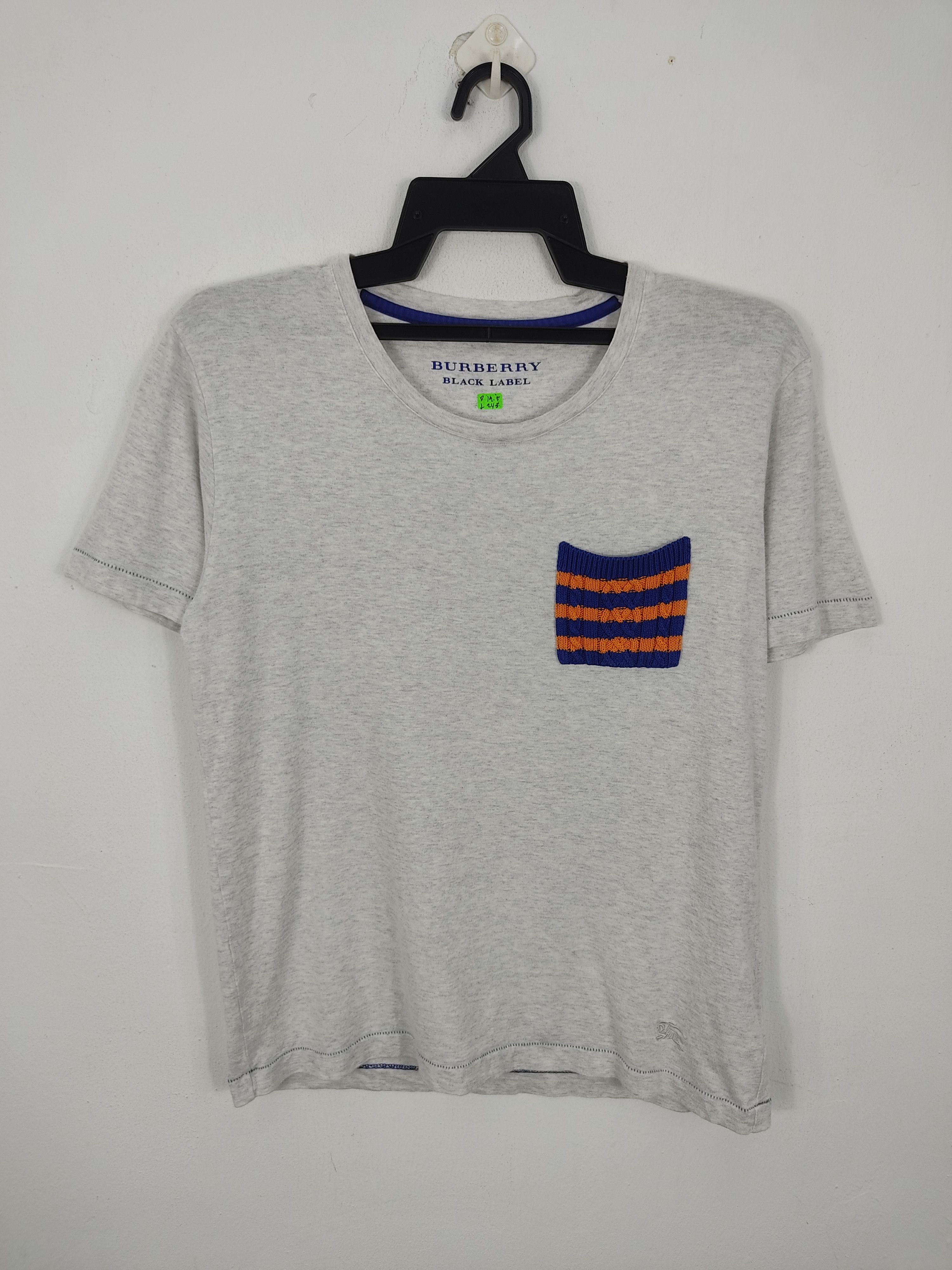 Burberry Vintage Y2K Burberry Black Label Single Pocket T-Shirt Size US S / EU 44-46 / 1 - 1 Thumbnail