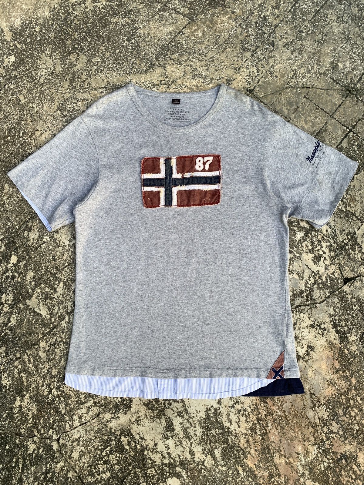 Napapijri Napapijri Norway Grey Flag Logo Mix Naval Unique Tee Size US L / EU 52-54 / 3 - 1 Thumbnail