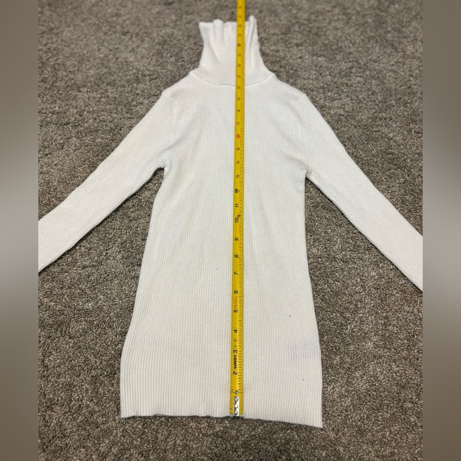 Fashion Nova (Fashion Nova) White Turtleneck Long Sleeve: Size Small Size S / US 4 / IT 40 - 5 Thumbnail