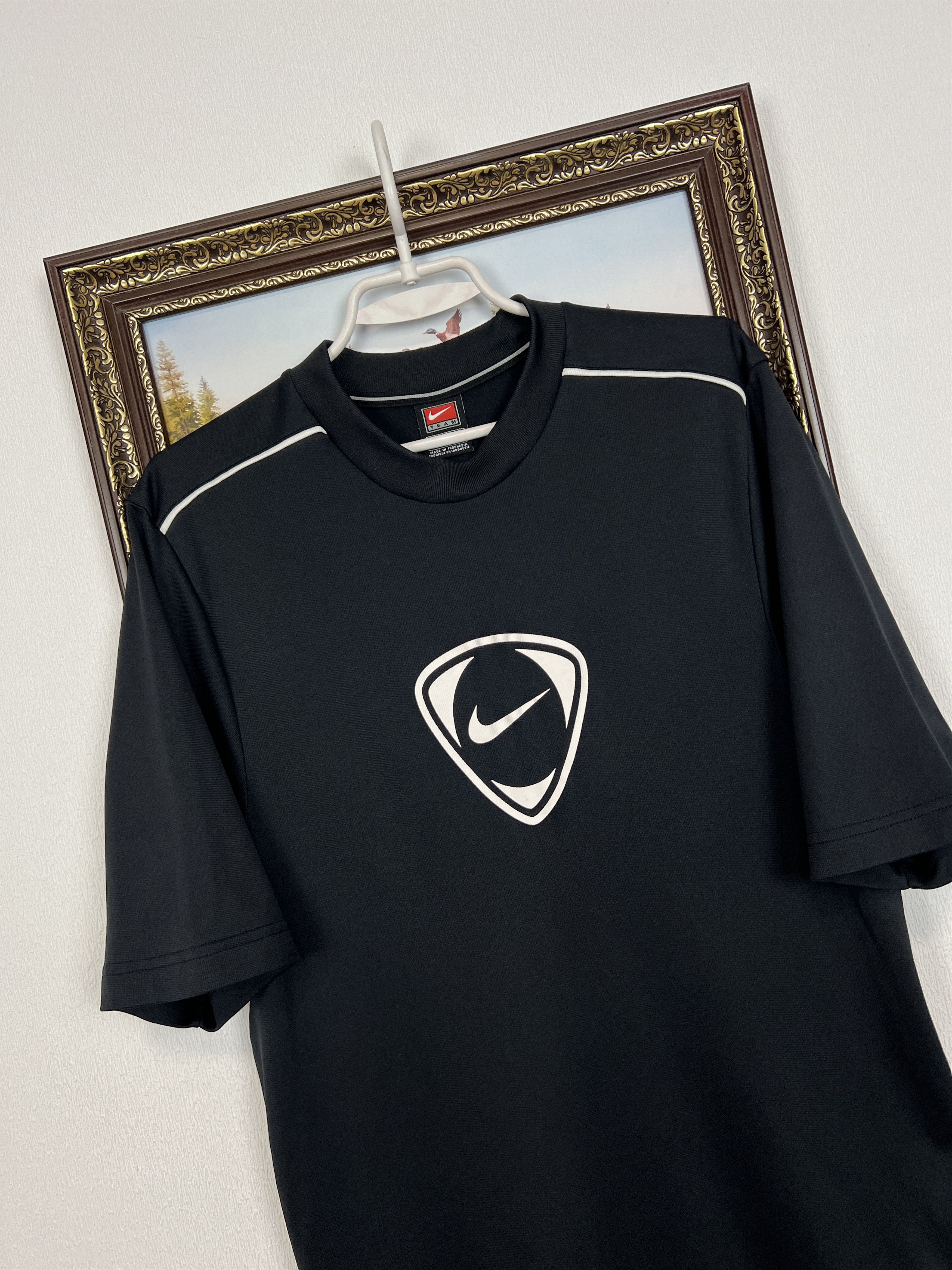 Nike Vintage Nike Football Template Big Logo Shirt Black Size US L / EU 52-54 / 3 - 4 Thumbnail