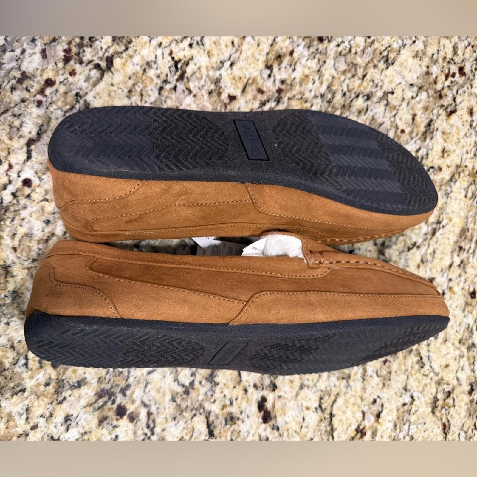 Other Banana Republic Factory tan faux leather fur slipper XL Size US 7.5 / IT 37.5 - 5 Thumbnail