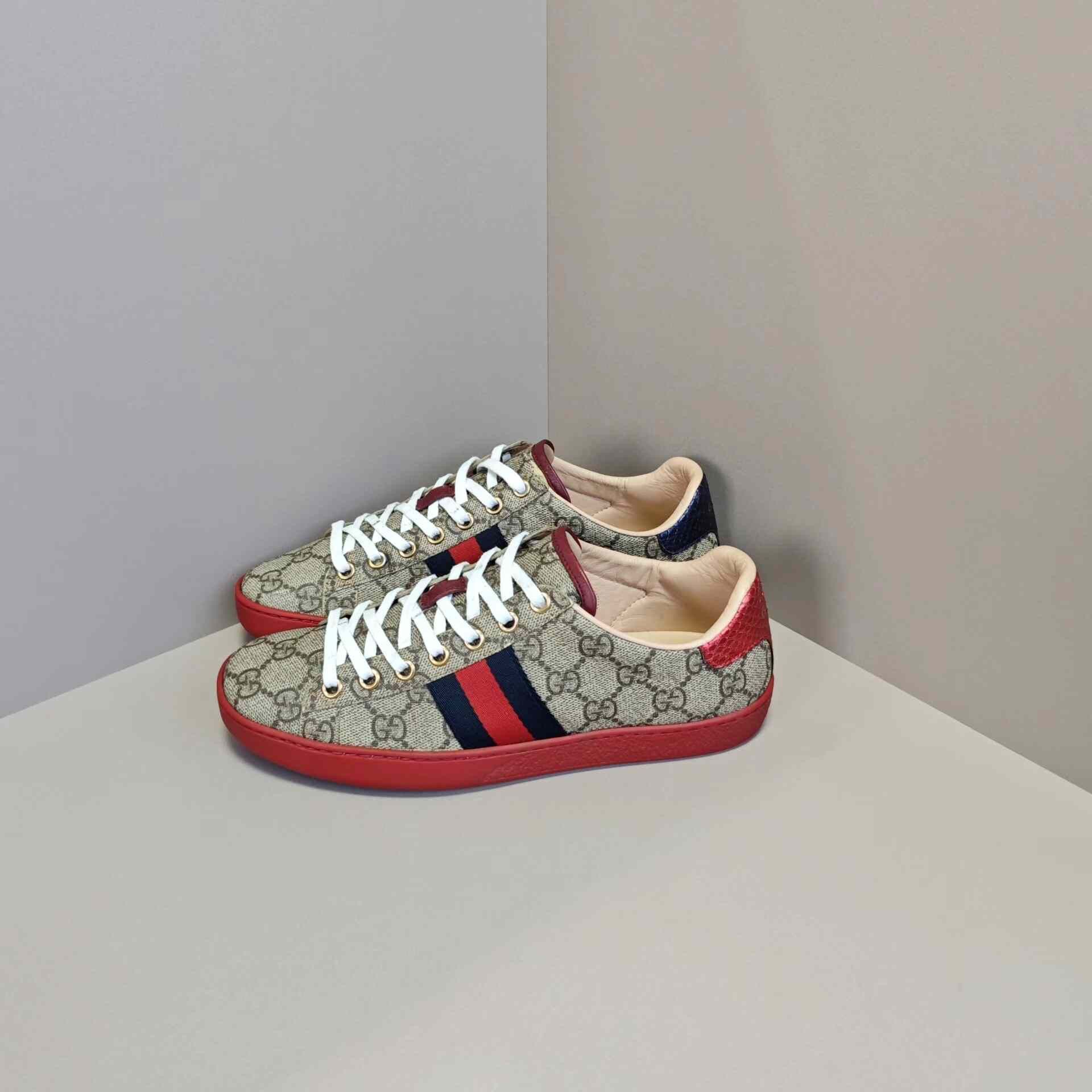 Gucci Gucci Lowtop Sneakers us_5 Women Size US 5 / IT 35 - 1 Thumbnail