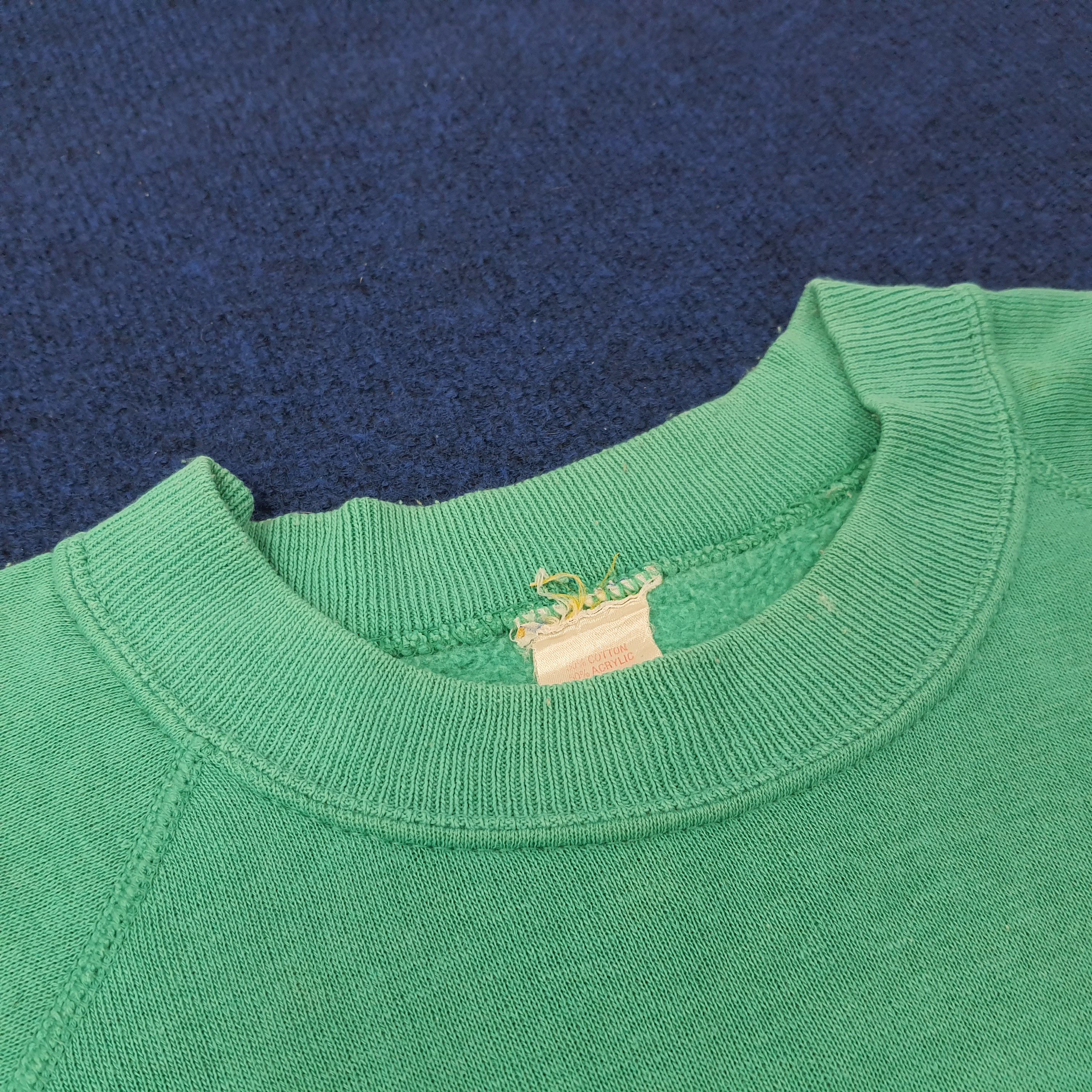 Vintage Vintage Devils Point Sweatshirt C233N18 Size US L / EU 52-54 / 3 - 4 Thumbnail