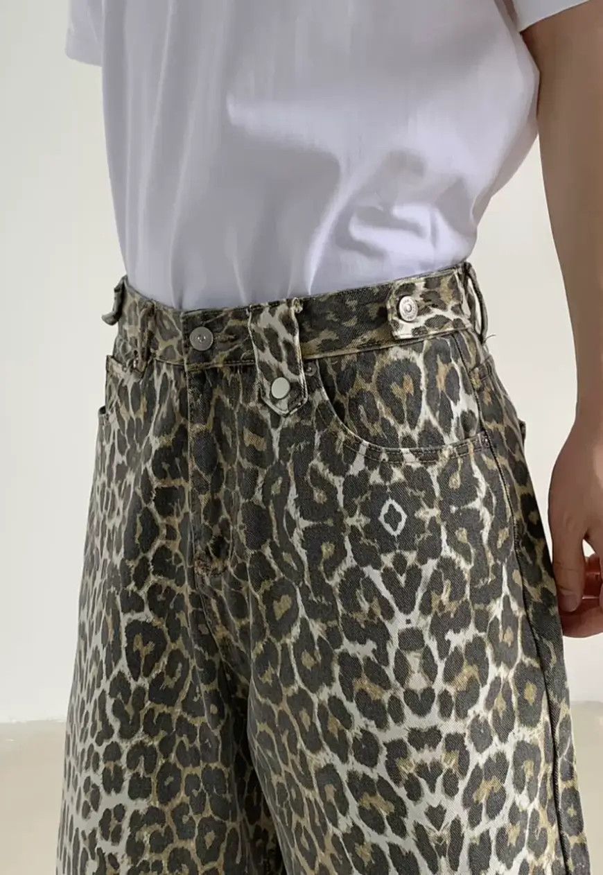 Other Men’s Camouflage leopard print denim shorts Size US 30 / EU 46 - 2 Thumbnail