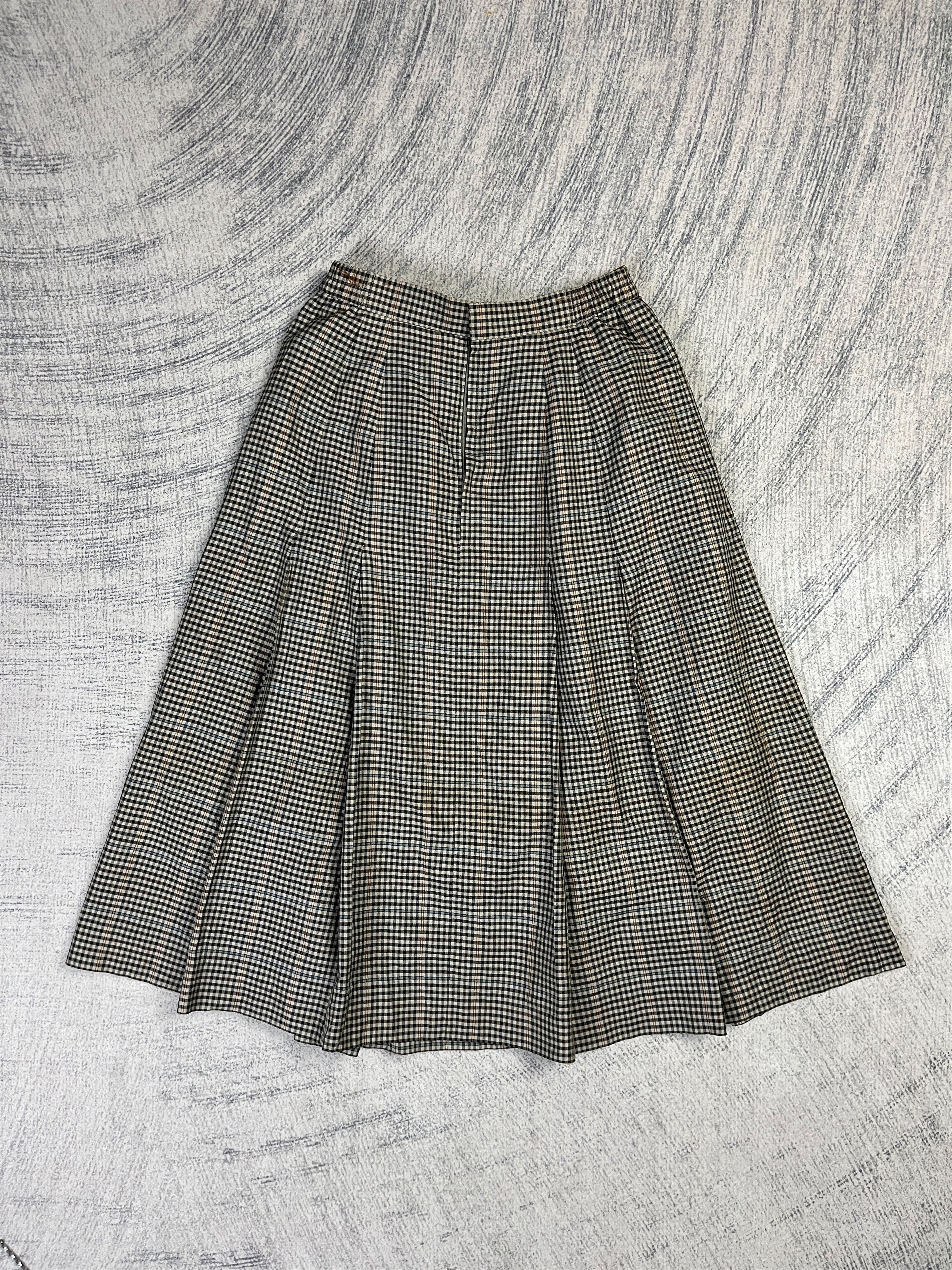 Burberry Vintage Burberrys Checkered Pleated Skirt Size 30" / US 8 / IT 44 - 1 Thumbnail