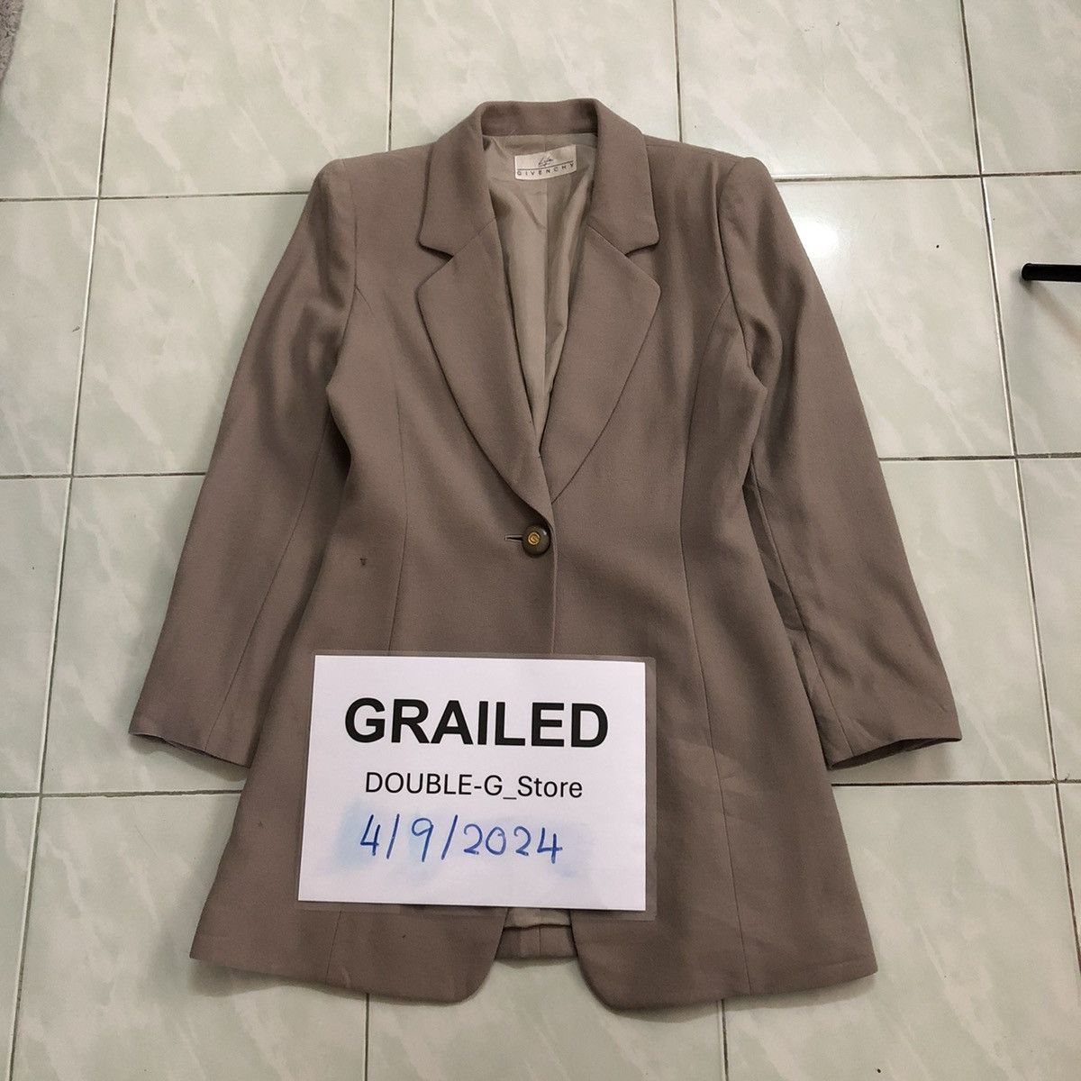 Givenchy 📌LIFE GIVENCHY ONE BUTTON COATS GOLD Size M / US 6-8 / IT 42-44 - 1 Thumbnail