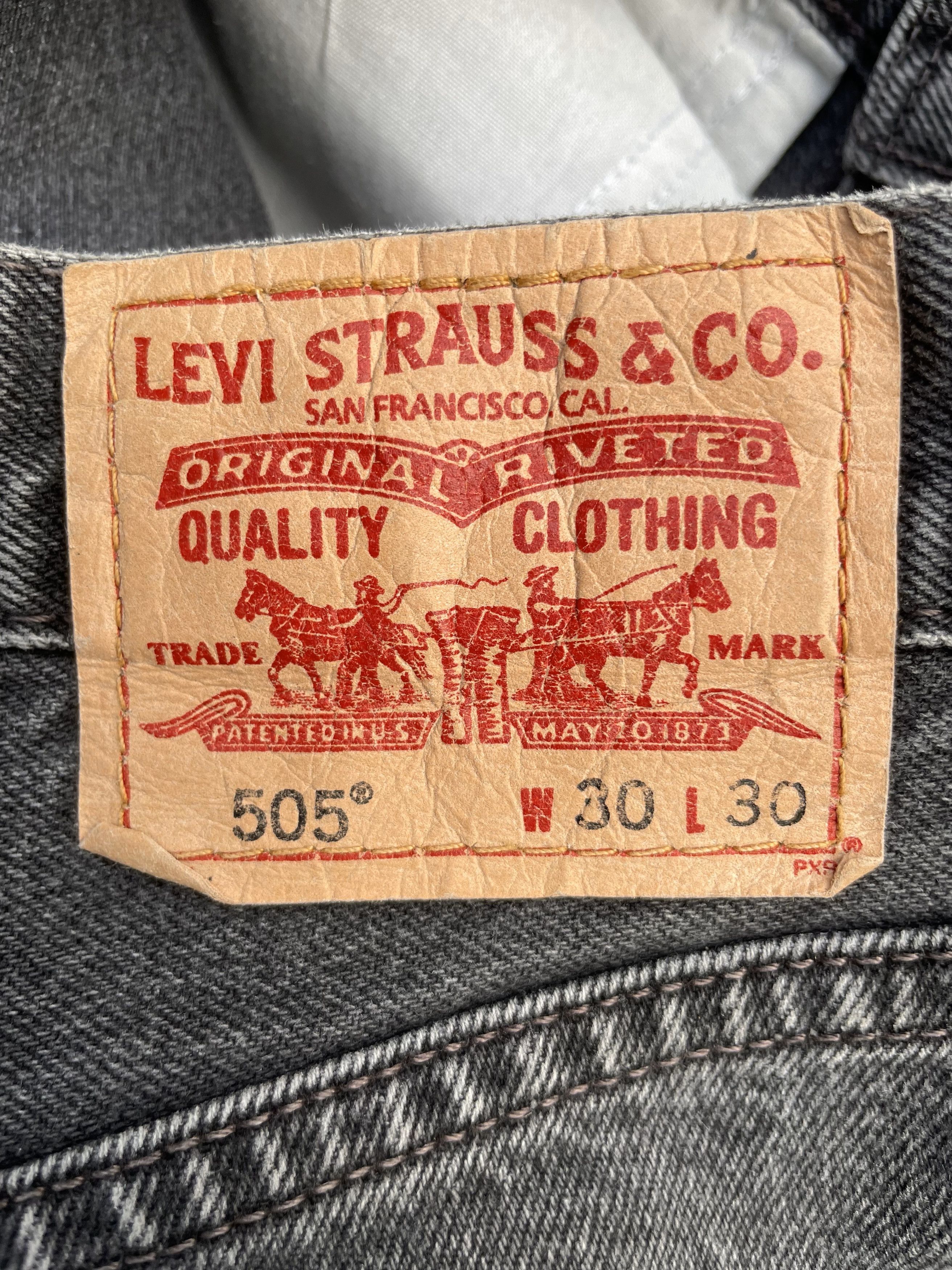 Levi's Vintage 2005 Levis 505 e Faded Distresed Size US 29 - 17 Thumbnail