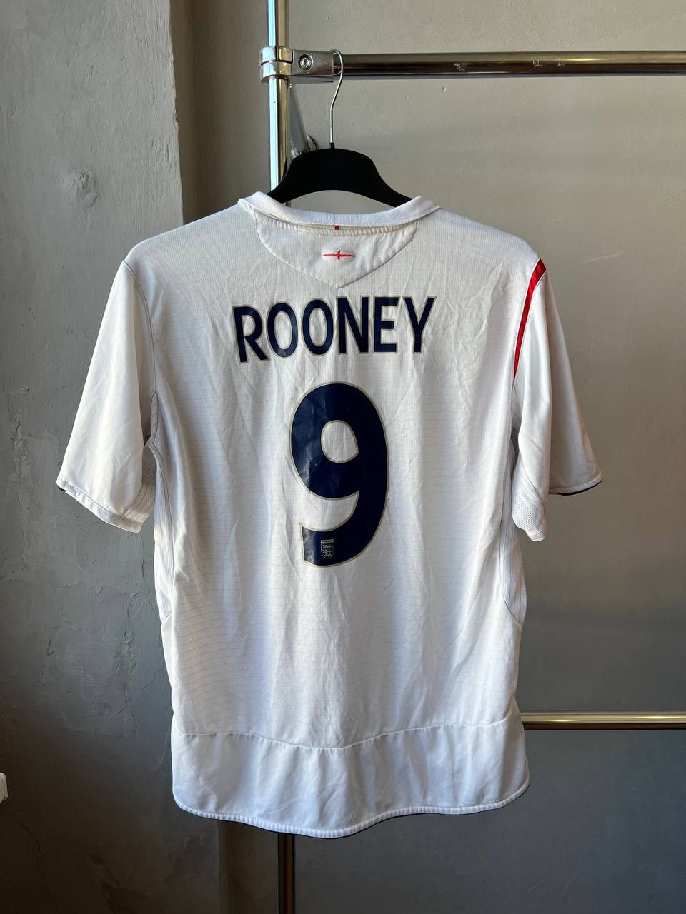 Umbro 2005/07 ENGLAND TEAM #10 ROONEY HOME SOCCER FOOTBALL JERSEY Size US XL / EU 56 / 4 - 2 Thumbnail