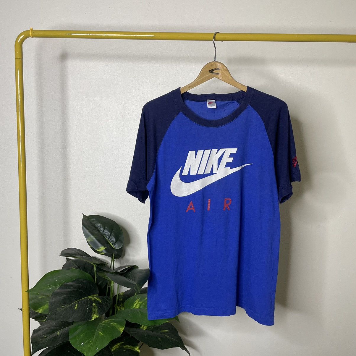 Nike × Vintage Vintage 1990s Nike Air Big Logo T Shirt Size US M / EU 48-50 / 2 - 1 Thumbnail