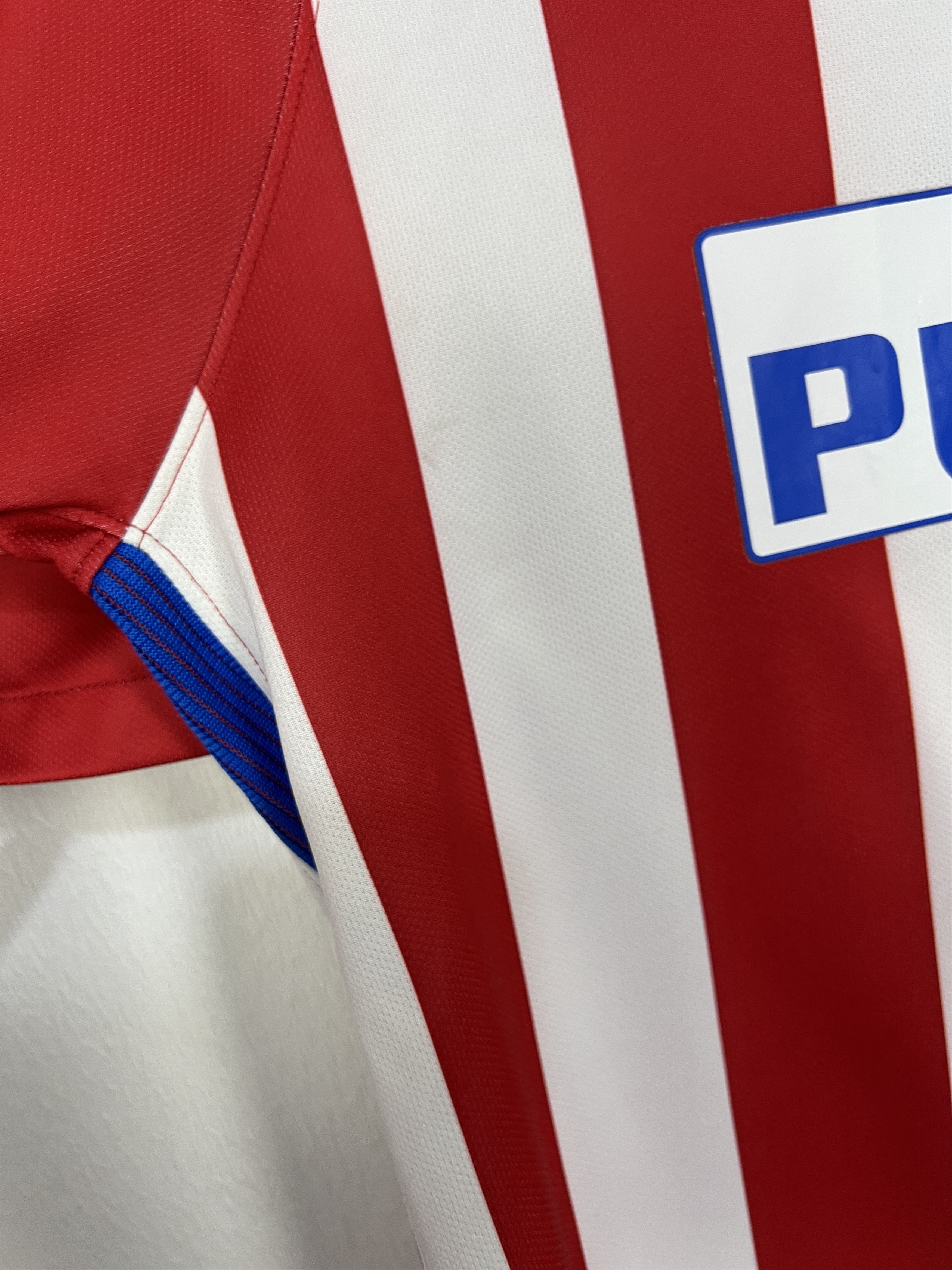 Nike Atletico Madrid Home football shirt 2016 Soccer Nike Jersey Size US L / EU 52-54 / 3 - 7 Thumbnail
