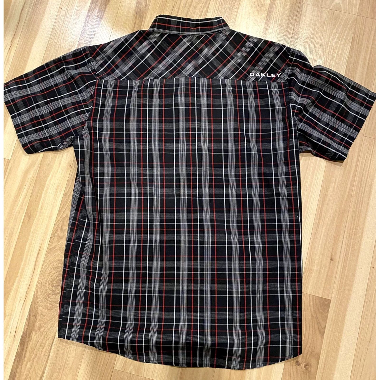 Oakley Oakley Mens Plaid Short Sleeve Button Up Shirt M Embroidered Red Black Multicolor Mens Size US M / EU 48-50 / 2 - 2 Thumbnail