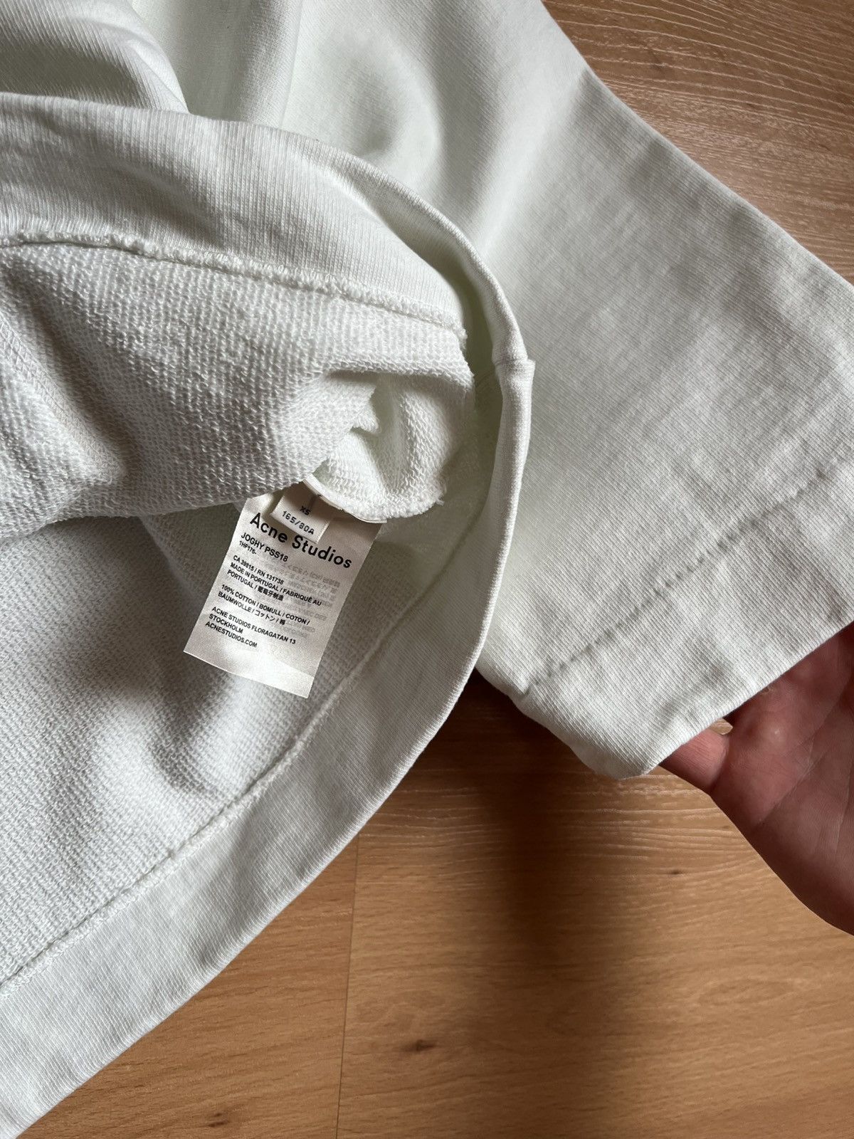 Acne Studios Acne Studios Stamp logo cropped boxy white hoodie XS-S Size US XS / EU 42 / 0 - 8 Thumbnail