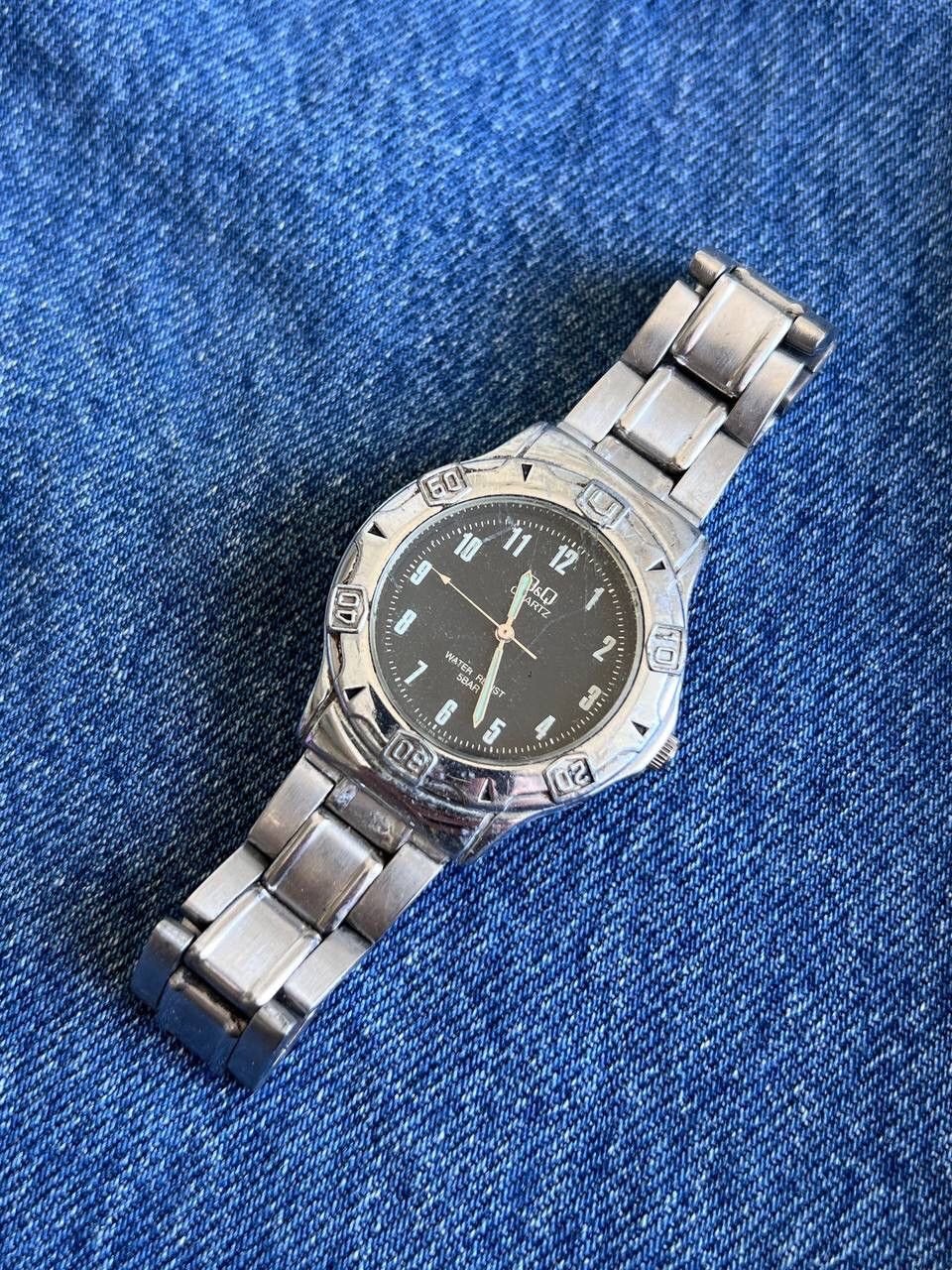 Japanese Brand Silver Black Dial Japan Wrist Watch 2000s Man's Classic Logo Size ONE SIZE - 1 Thumbnail